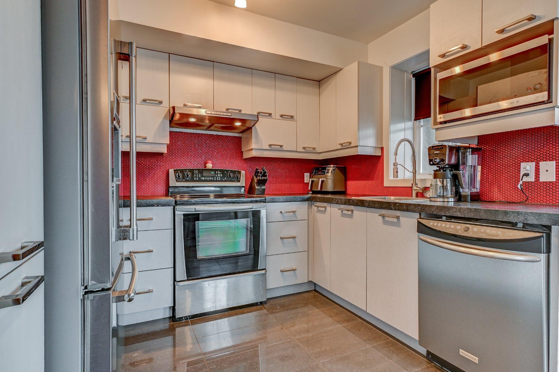 









9685


Rue Yvon-Paiement

,
Mirabel,




QC
J7N0M4

