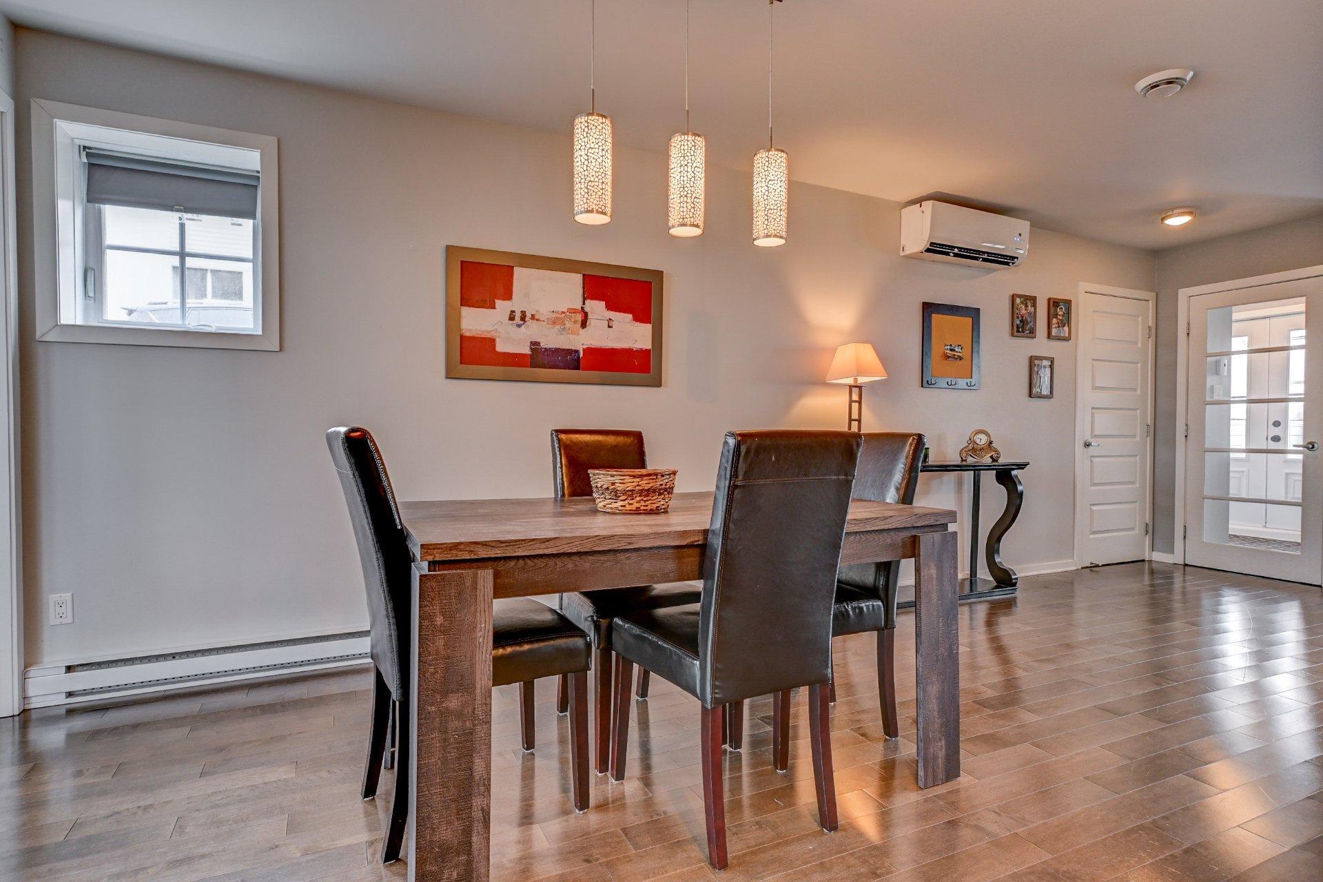 









9685


Rue Yvon-Paiement

,
Mirabel,




QC
J7N0M4

