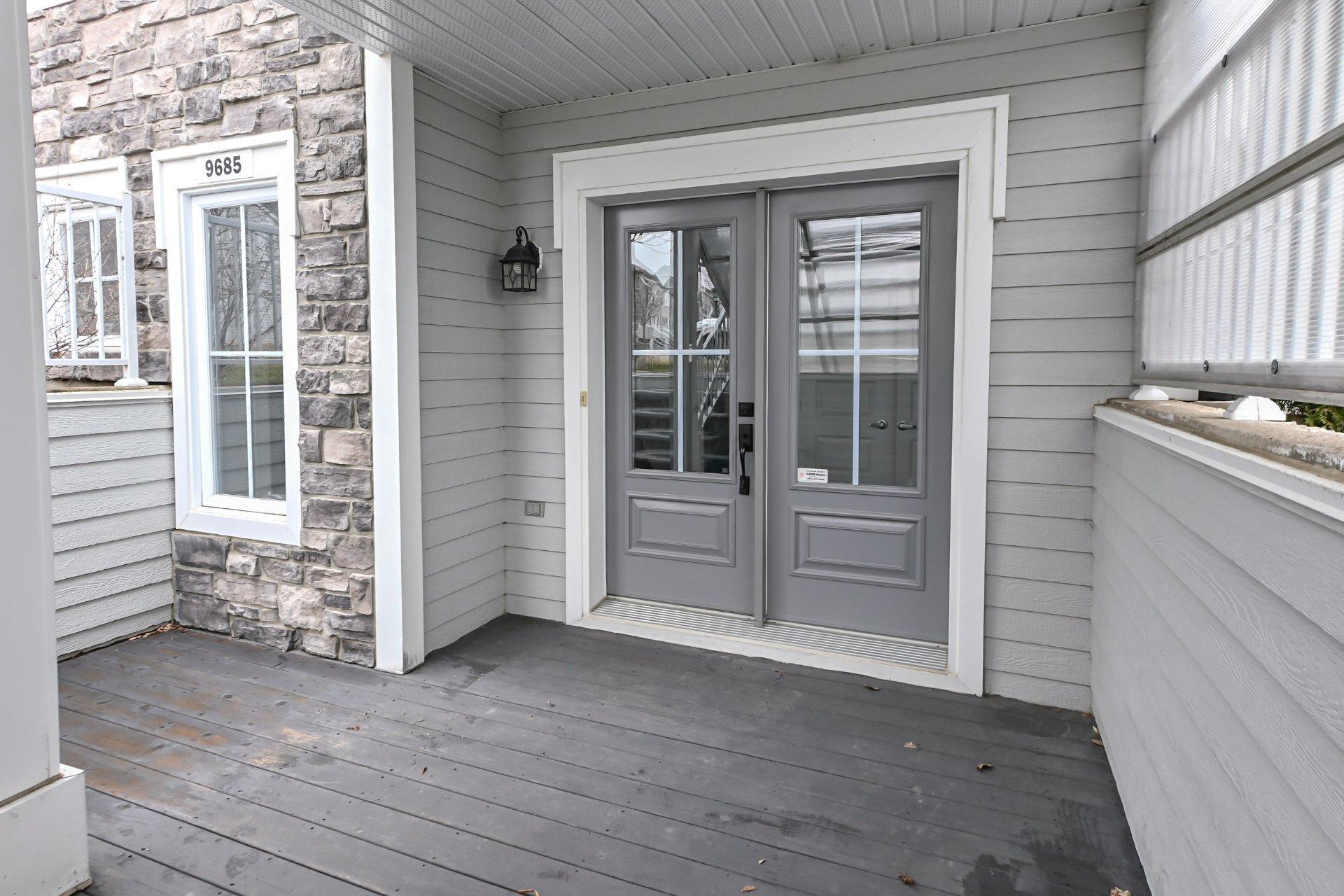 









9685


Rue Yvon-Paiement

,
Mirabel,




QC
J7N0M4

