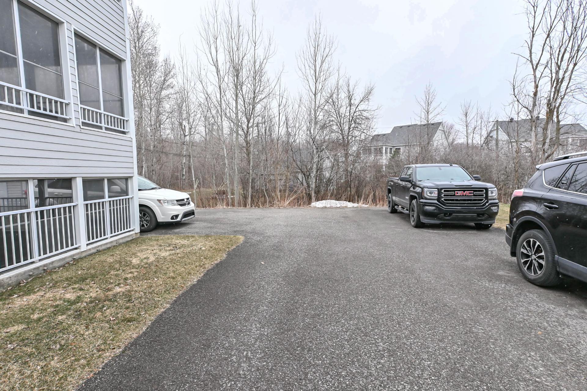 









9685


Rue Yvon-Paiement

,
Mirabel,




QC
J7N0M4

