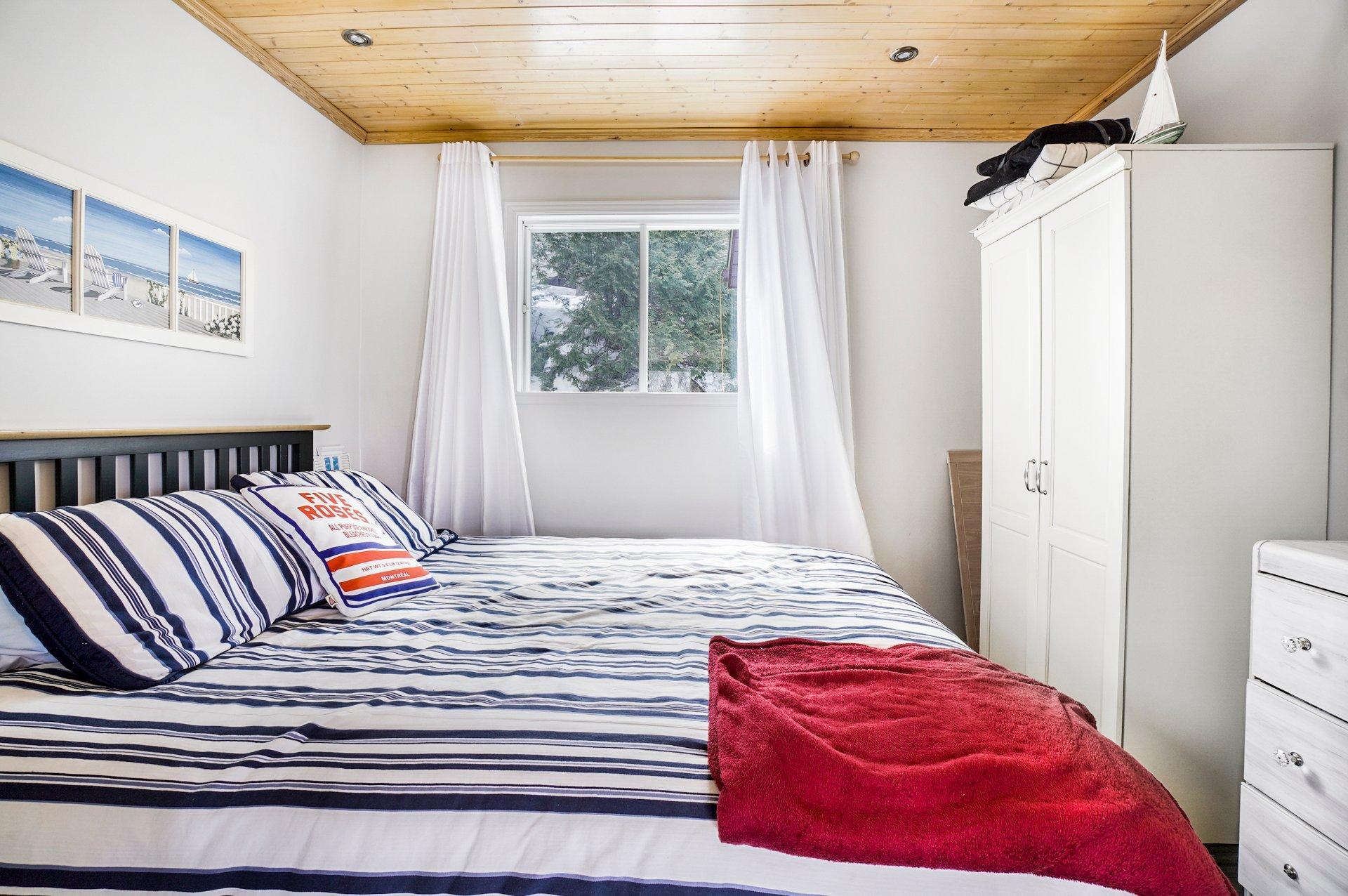 









331


Ch. St-Jean

,
Sainte-Agathe-des-Monts,




QC
J8C2Z7


