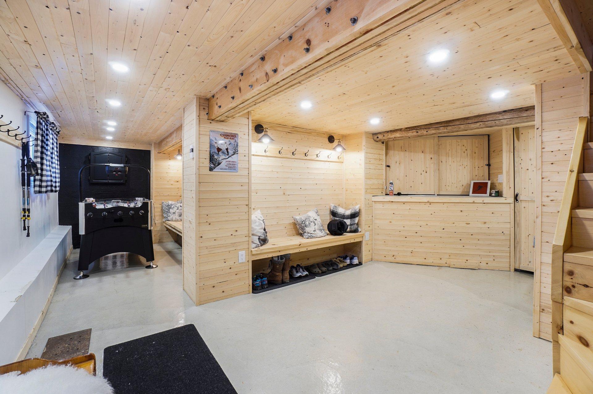 









331


Ch. St-Jean

,
Sainte-Agathe-des-Monts,




QC
J8C2Z7

