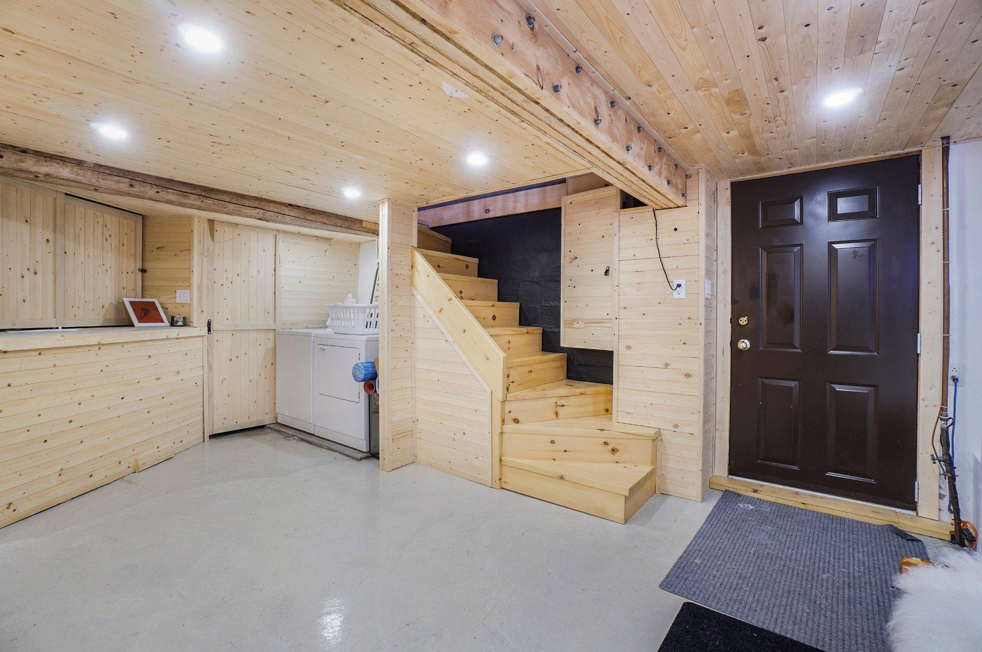 









331


Ch. St-Jean

,
Sainte-Agathe-des-Monts,




QC
J8C2Z7

