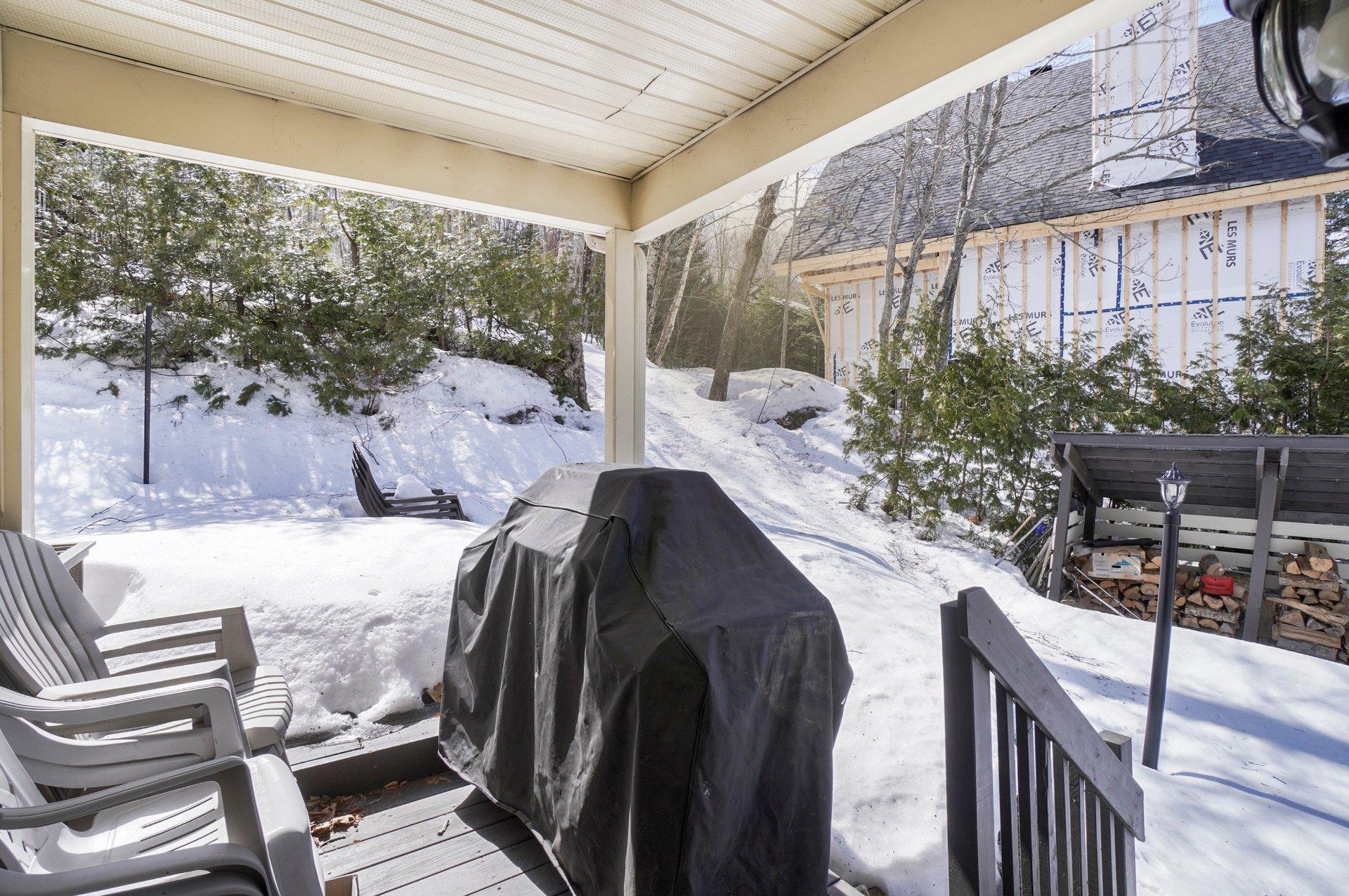 









331


Ch. St-Jean

,
Sainte-Agathe-des-Monts,




QC
J8C2Z7


