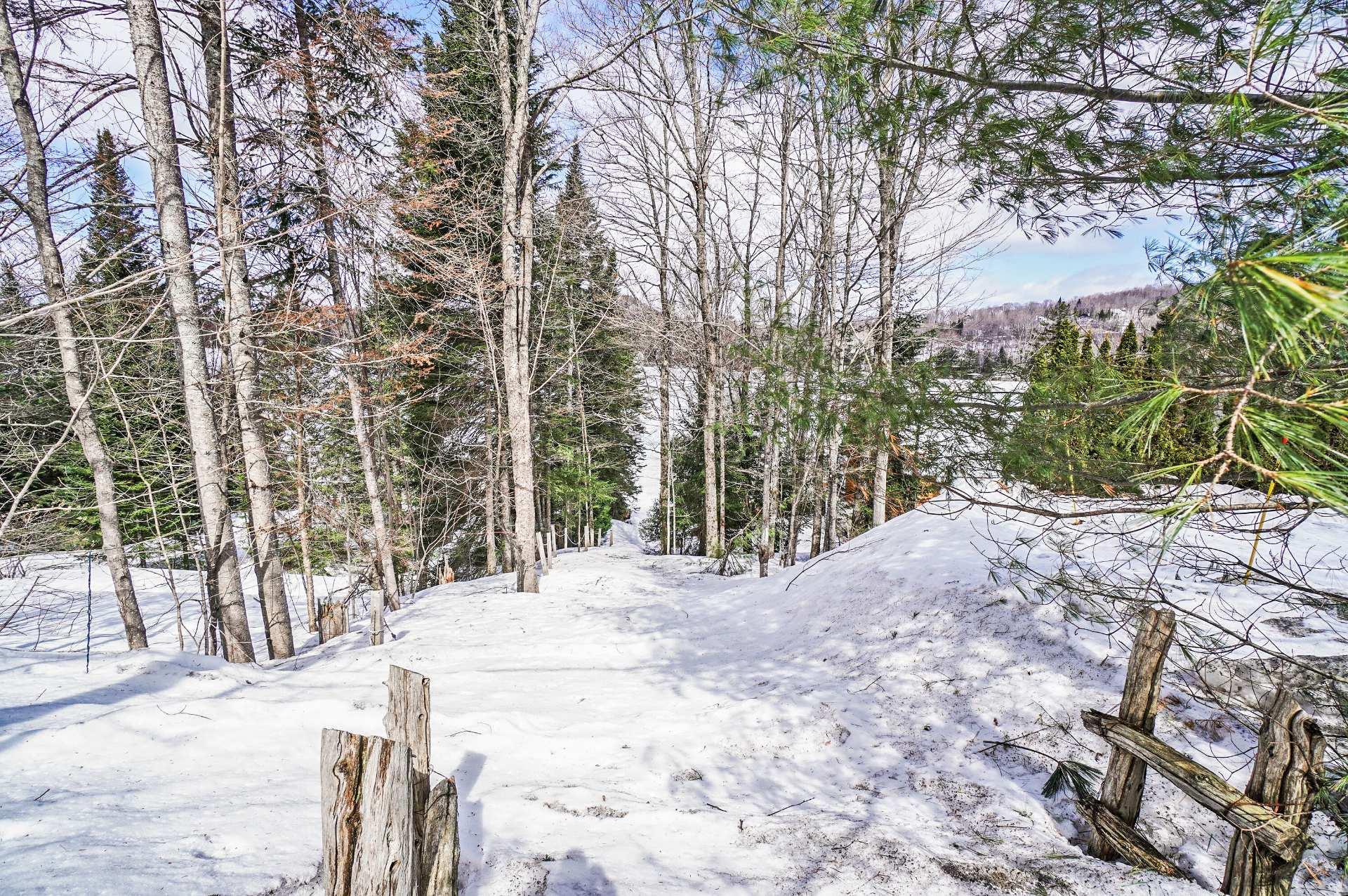 









331


Ch. St-Jean

,
Sainte-Agathe-des-Monts,




QC
J8C2Z7

