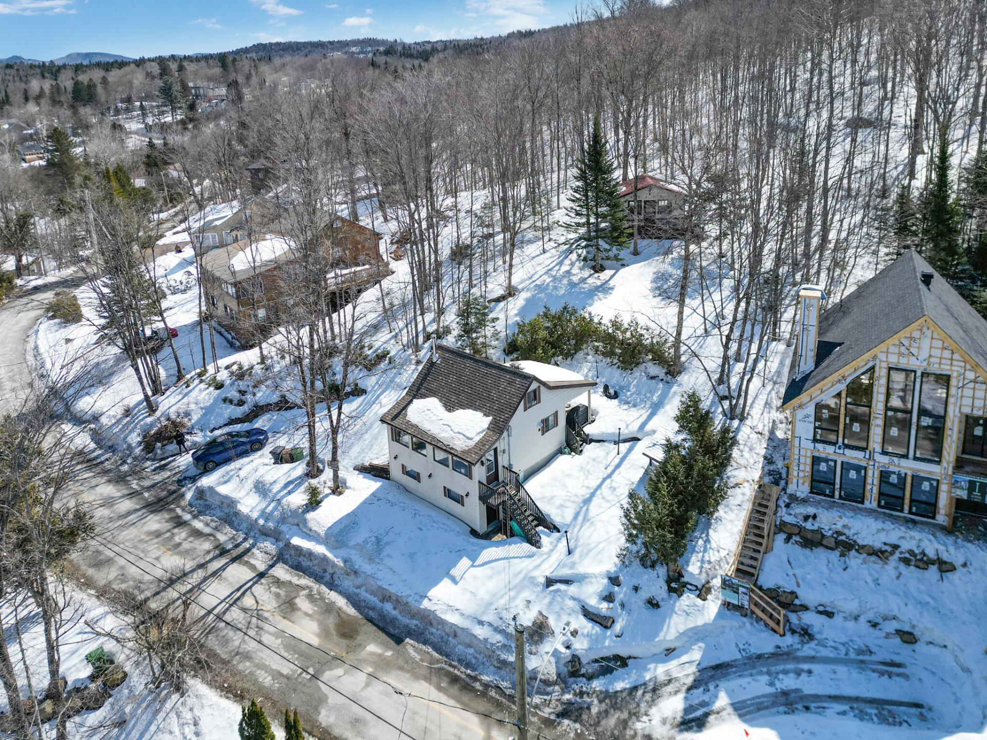 









331


Ch. St-Jean

,
Sainte-Agathe-des-Monts,




QC
J8C2Z7

