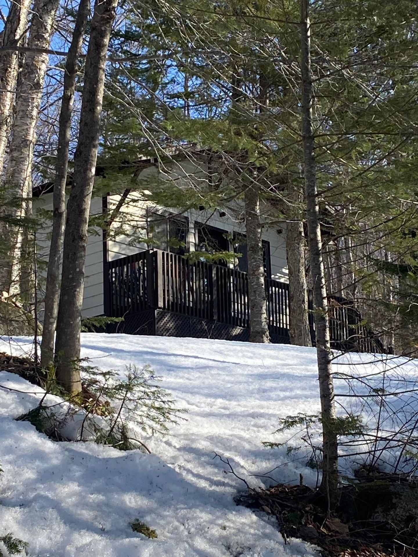 









331


Ch. St-Jean

,
Sainte-Agathe-des-Monts,




QC
J8C2Z7

