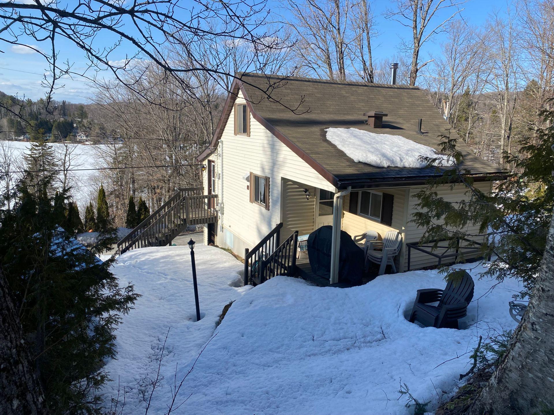 









331


Ch. St-Jean

,
Sainte-Agathe-des-Monts,




QC
J8C2Z7

