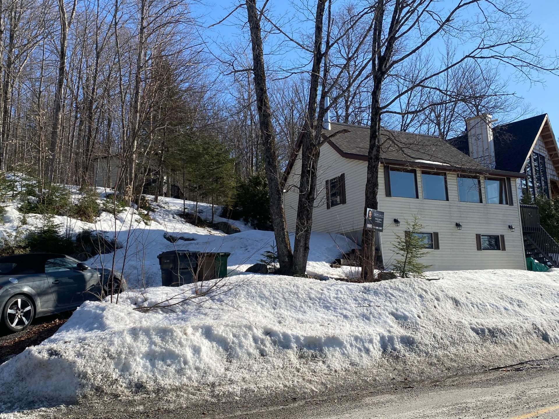 









331


Ch. St-Jean

,
Sainte-Agathe-des-Monts,




QC
J8C2Z7

