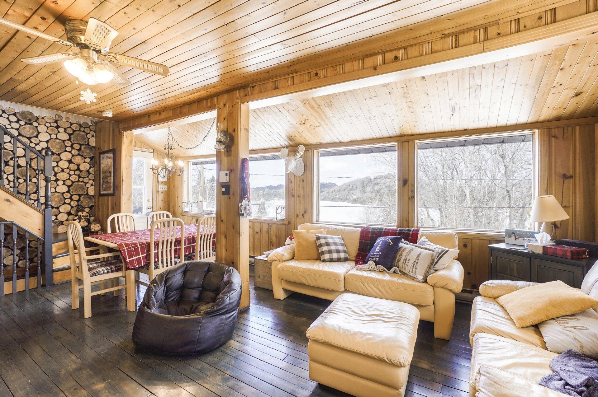 









331


Ch. St-Jean

,
Sainte-Agathe-des-Monts,




QC
J8C2Z7

