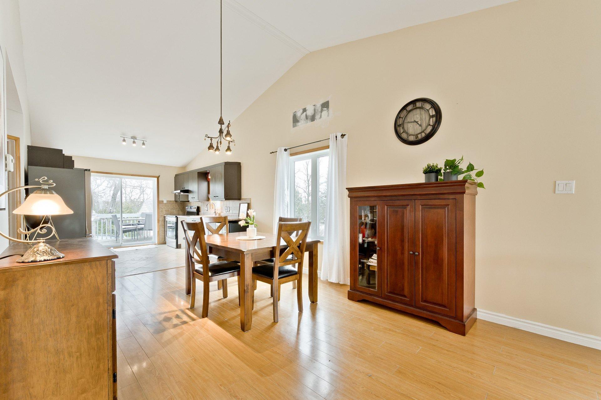 









632


Rue St-Matthieu

,
Sherbrooke (Brompton/Rock Forest/Saint-Élie/Deauville),




QC
J1R0T4

