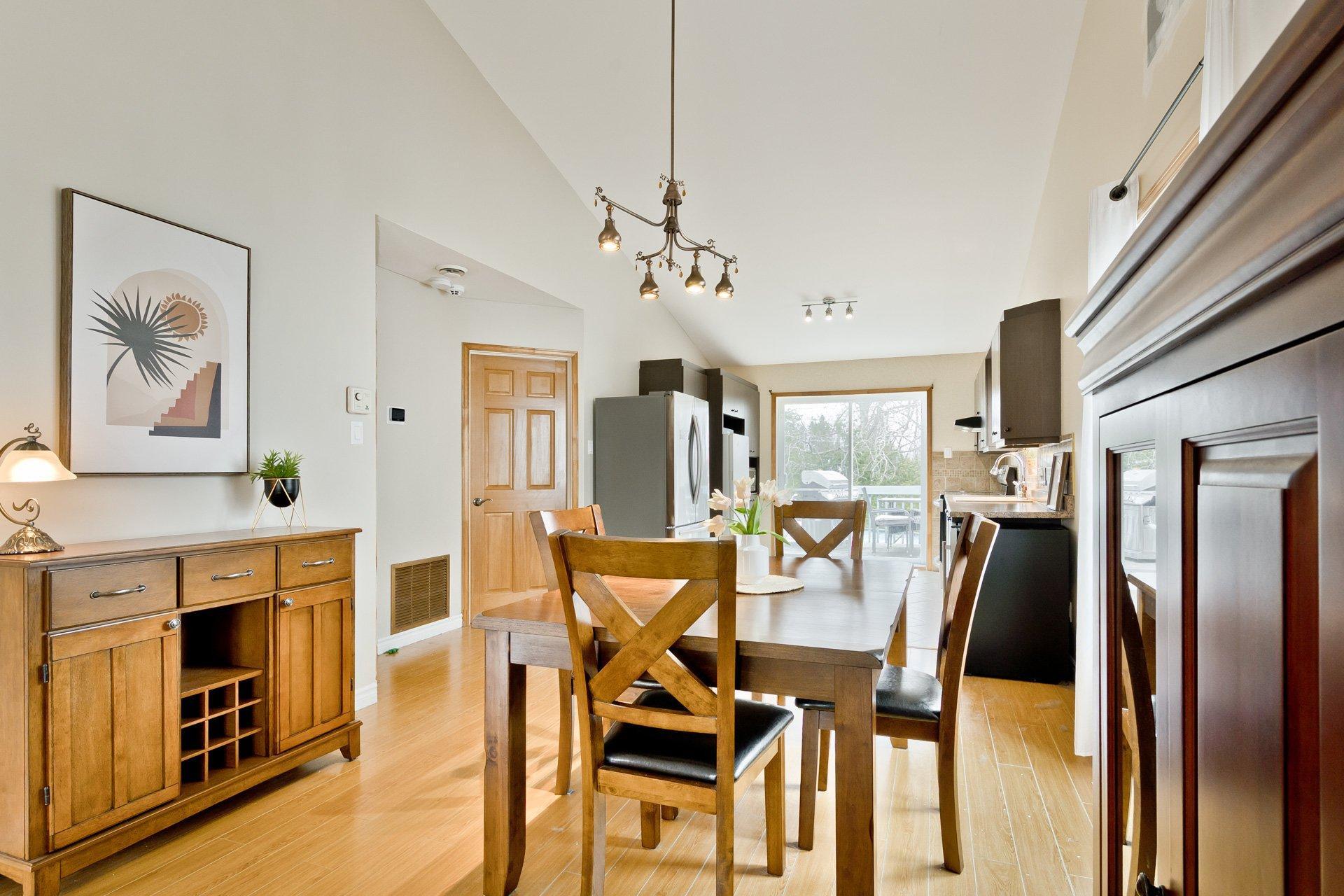 









632


Rue St-Matthieu

,
Sherbrooke (Brompton/Rock Forest/Saint-Élie/Deauville),




QC
J1R0T4

