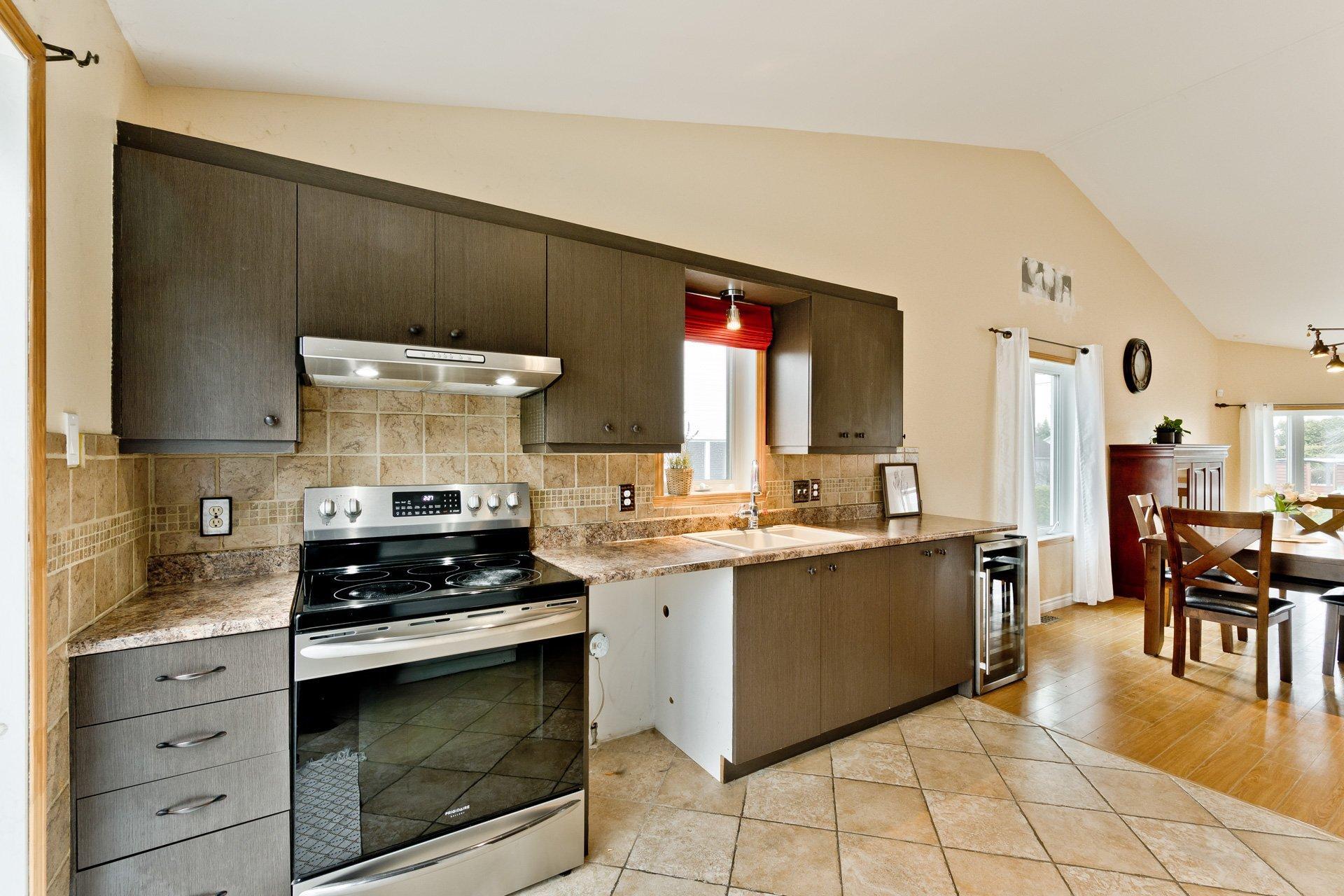 









632


Rue St-Matthieu

,
Sherbrooke (Brompton/Rock Forest/Saint-Élie/Deauville),




QC
J1R0T4

