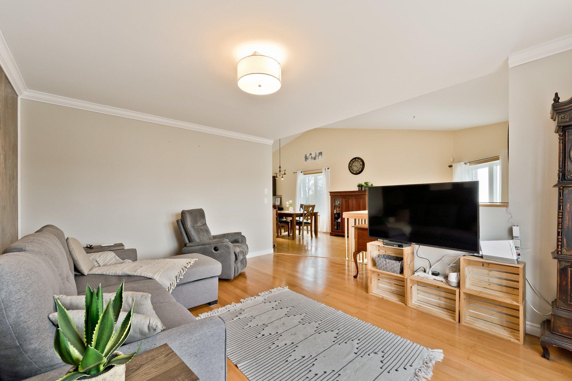 









632


Rue St-Matthieu

,
Sherbrooke (Brompton/Rock Forest/Saint-Élie/Deauville),




QC
J1R0T4

