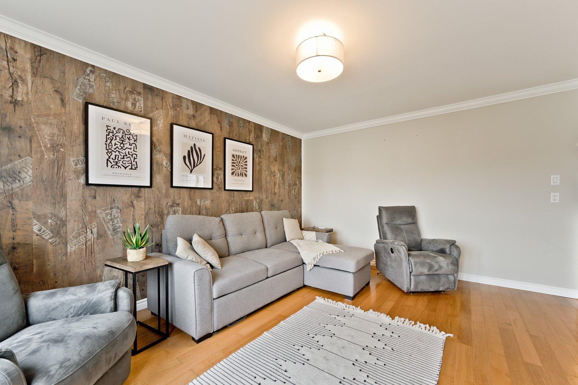 









632


Rue St-Matthieu

,
Sherbrooke (Brompton/Rock Forest/Saint-Élie/Deauville),




QC
J1R0T4

