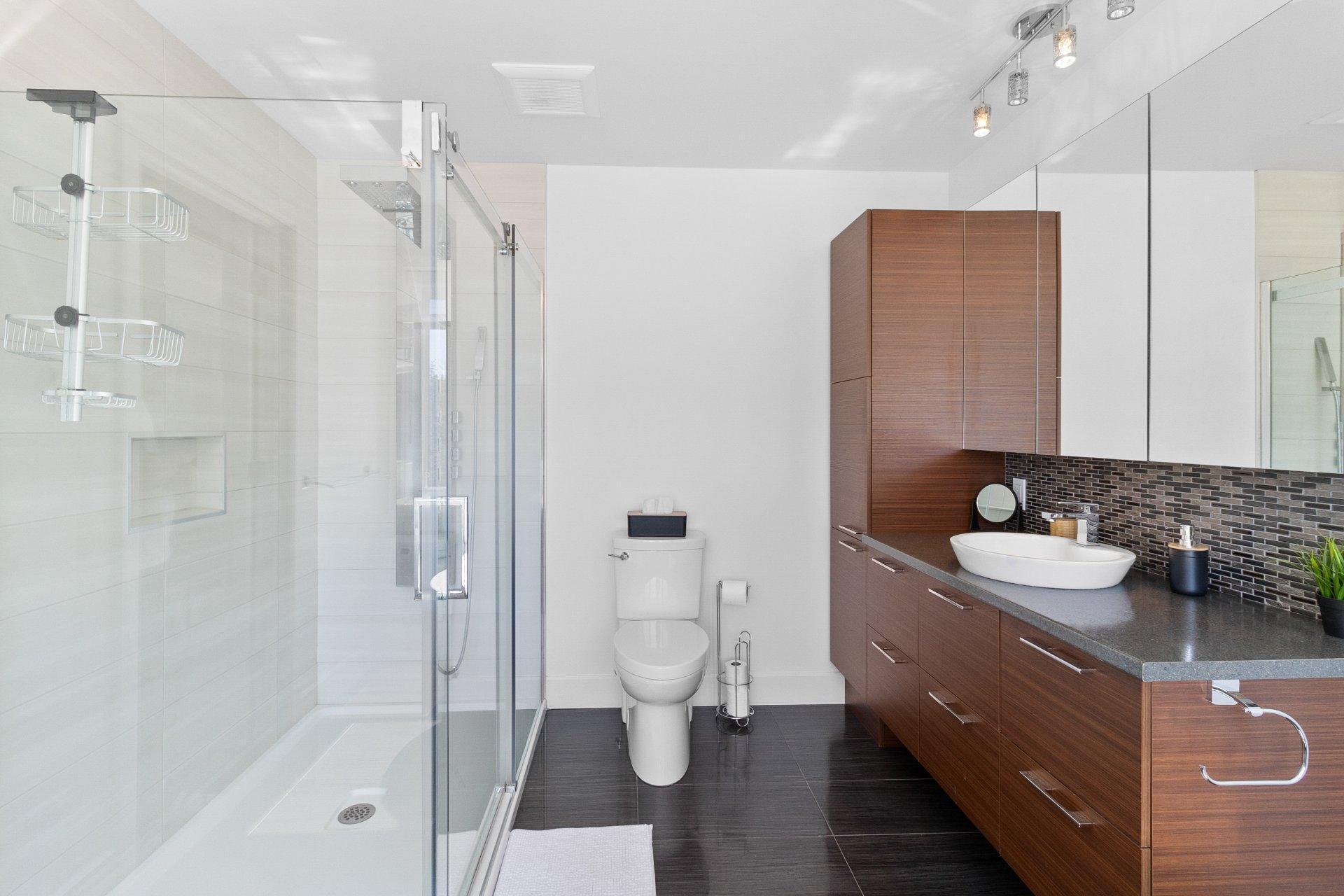 









2220


Rue des Épinettes

,
Sherbrooke (Fleurimont),




QC
J1G0E9

