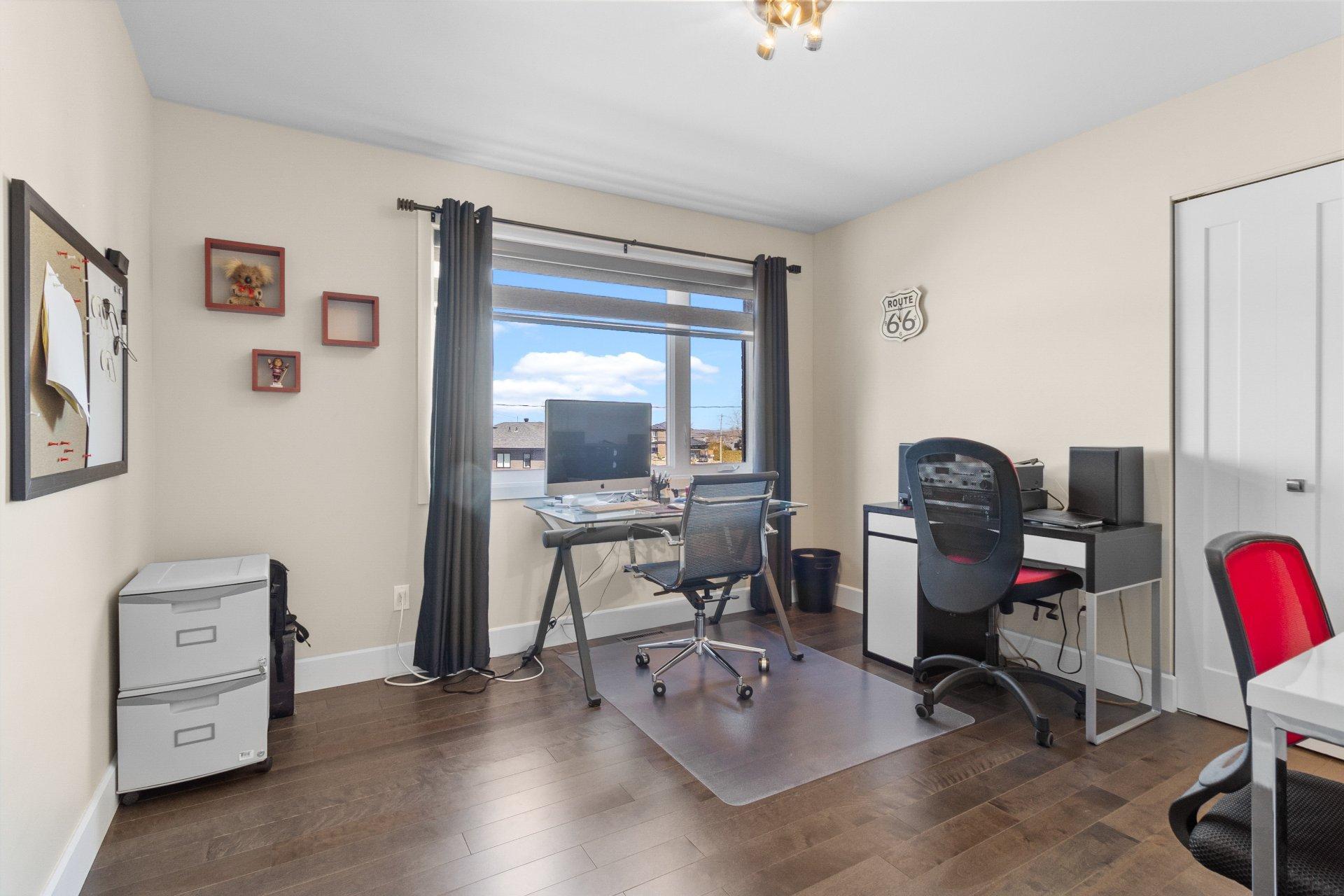 









2220


Rue des Épinettes

,
Sherbrooke (Fleurimont),




QC
J1G0E9

