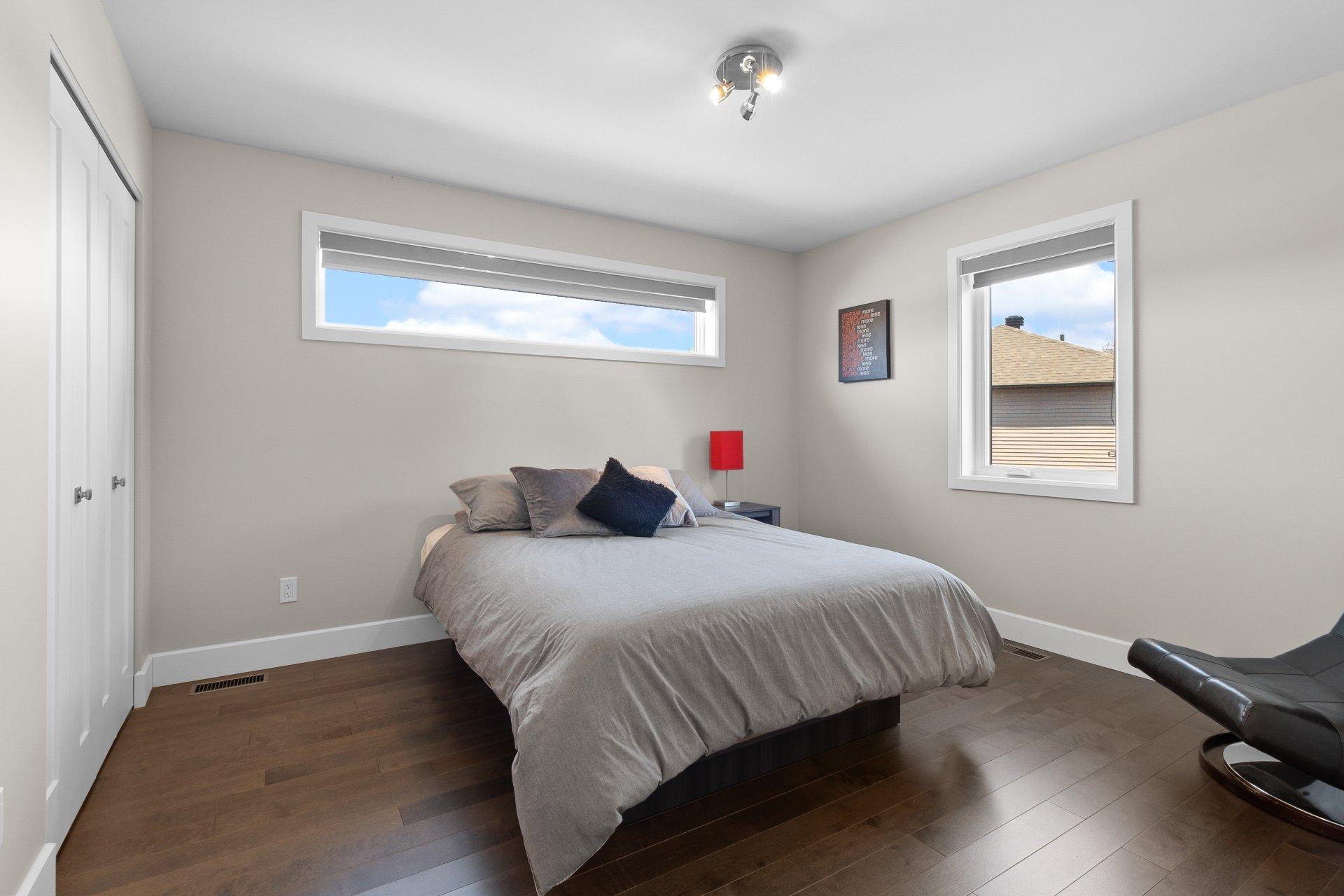 









2220


Rue des Épinettes

,
Sherbrooke (Fleurimont),




QC
J1G0E9

