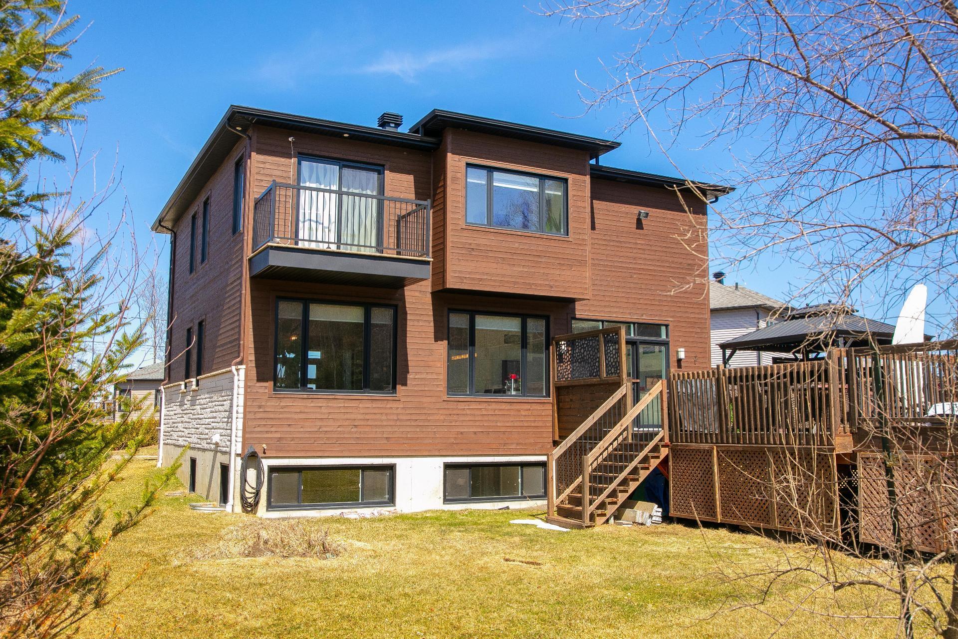 









2220


Rue des Épinettes

,
Sherbrooke (Fleurimont),




QC
J1G0E9

