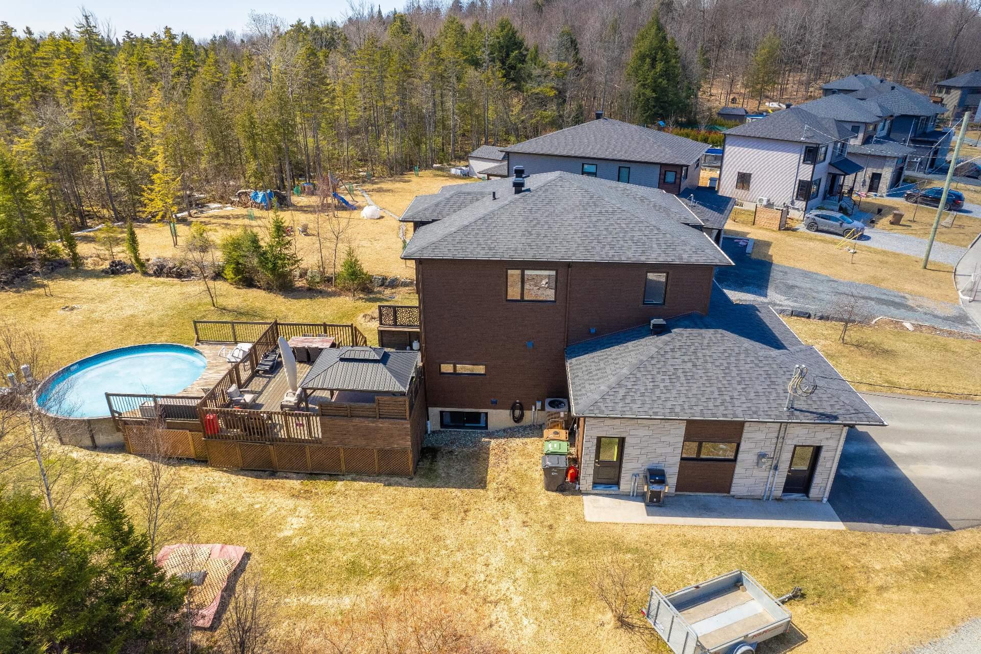 









2220


Rue des Épinettes

,
Sherbrooke (Fleurimont),




QC
J1G0E9

