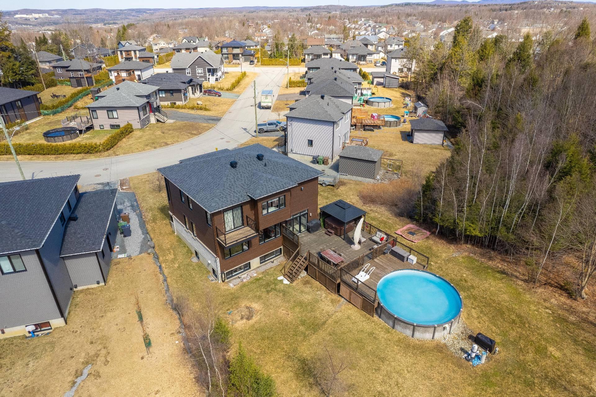 









2220


Rue des Épinettes

,
Sherbrooke (Fleurimont),




QC
J1G0E9

