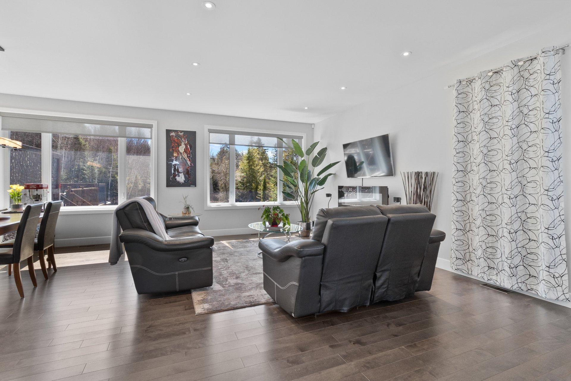 









2220


Rue des Épinettes

,
Sherbrooke (Fleurimont),




QC
J1G0E9

