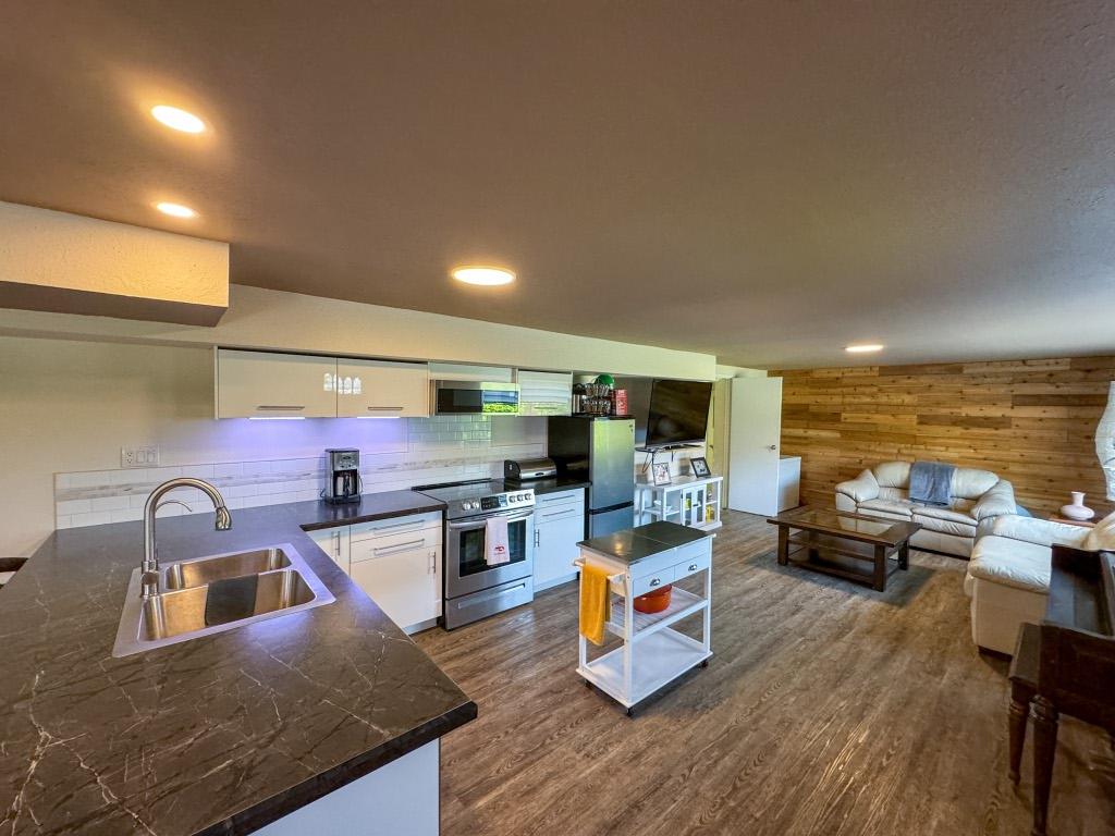 









4609


41st

Street,
Osoyoos,




BC
V0H 1V6

