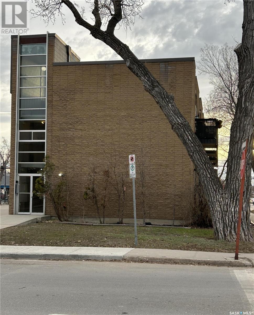 












8 2104 McIntyre STREET

,
Regina,




Saskatchewan
S4P2R7

