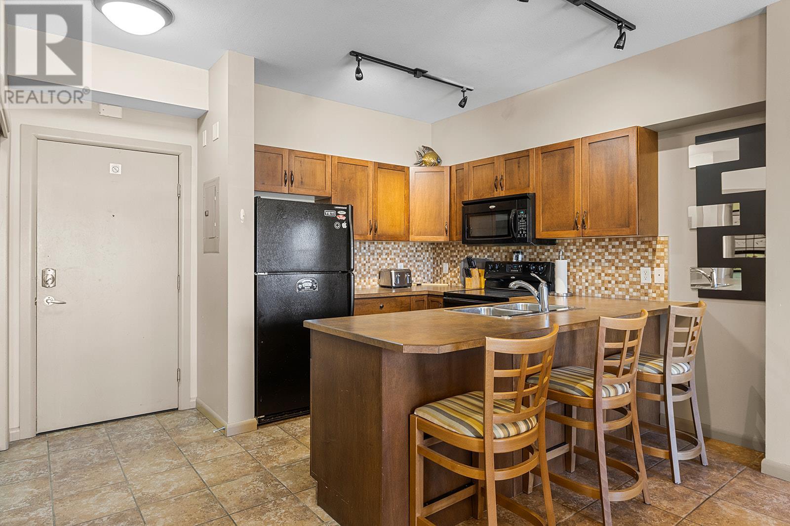 












654 Cook Road Unit# 414

,
Kelowna,




British Columbia
V1W3G7

