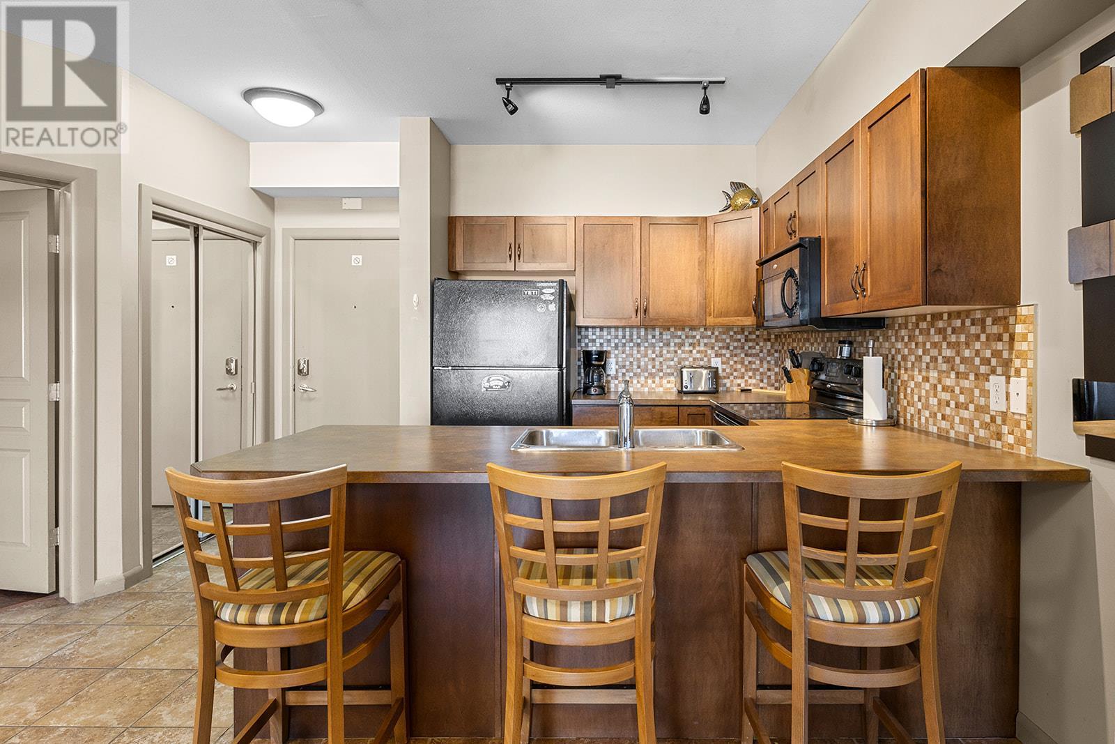 












654 Cook Road Unit# 414

,
Kelowna,




British Columbia
V1W3G7

