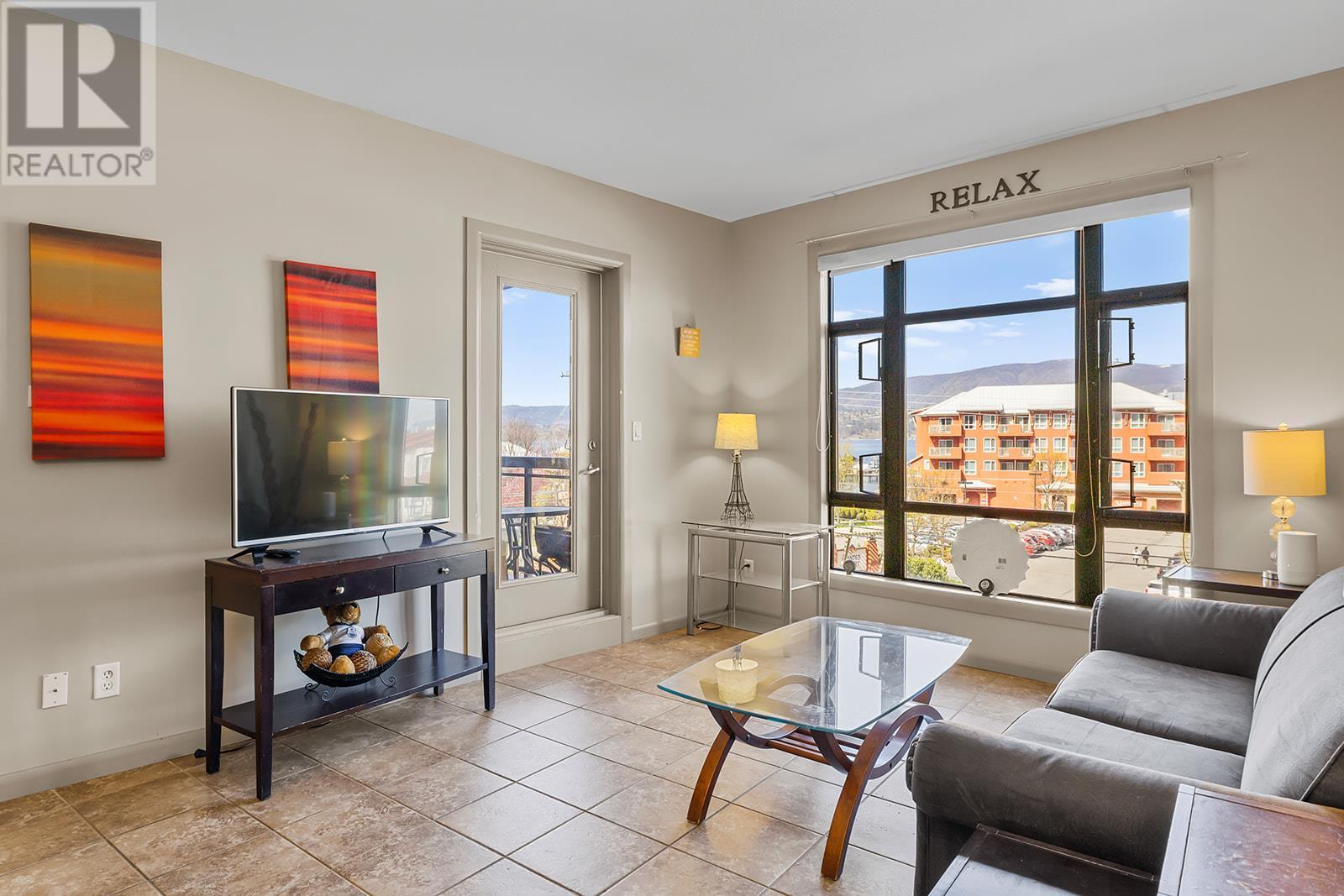 












654 Cook Road Unit# 414

,
Kelowna,




British Columbia
V1W3G7

