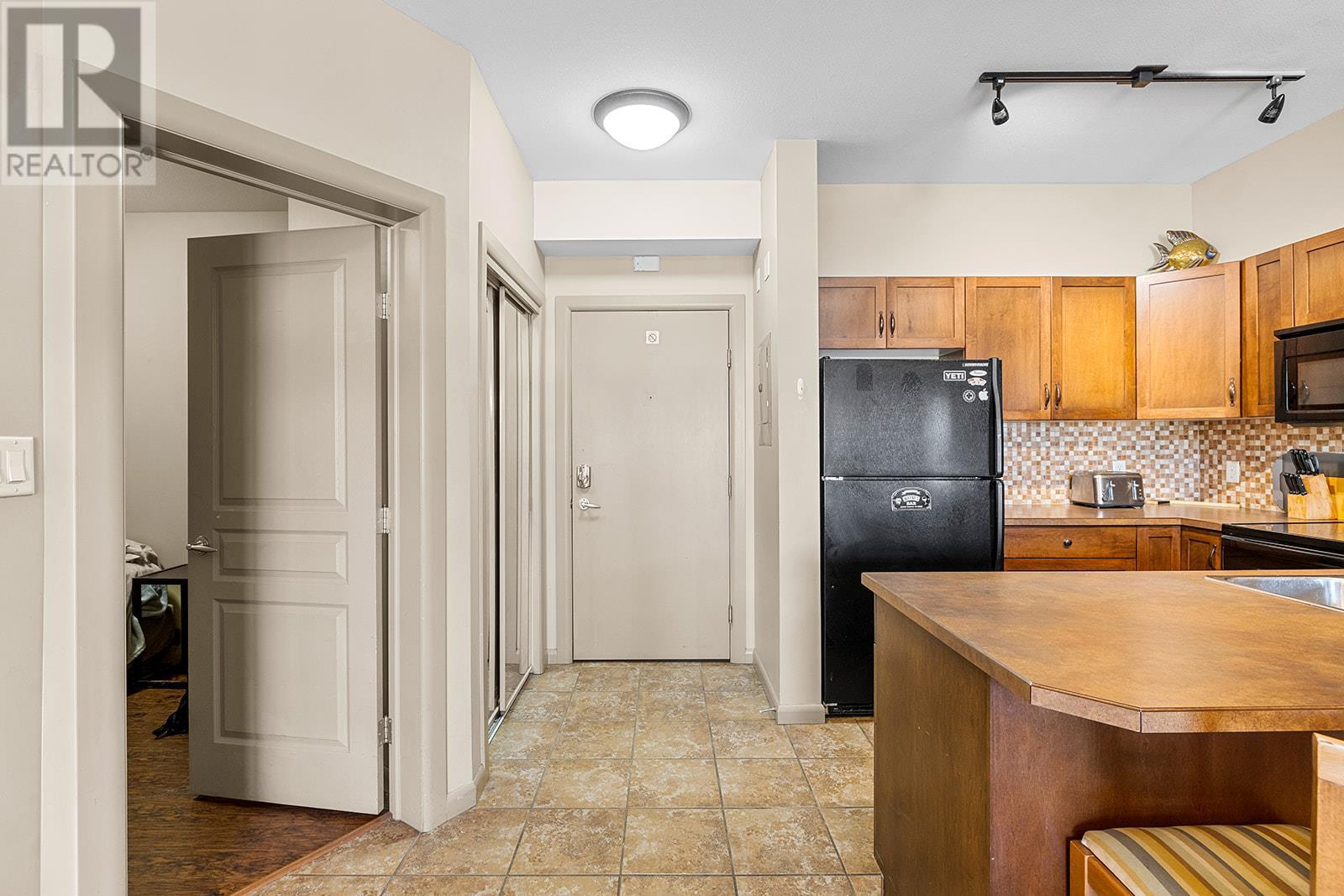 












654 Cook Road Unit# 414

,
Kelowna,




British Columbia
V1W3G7

