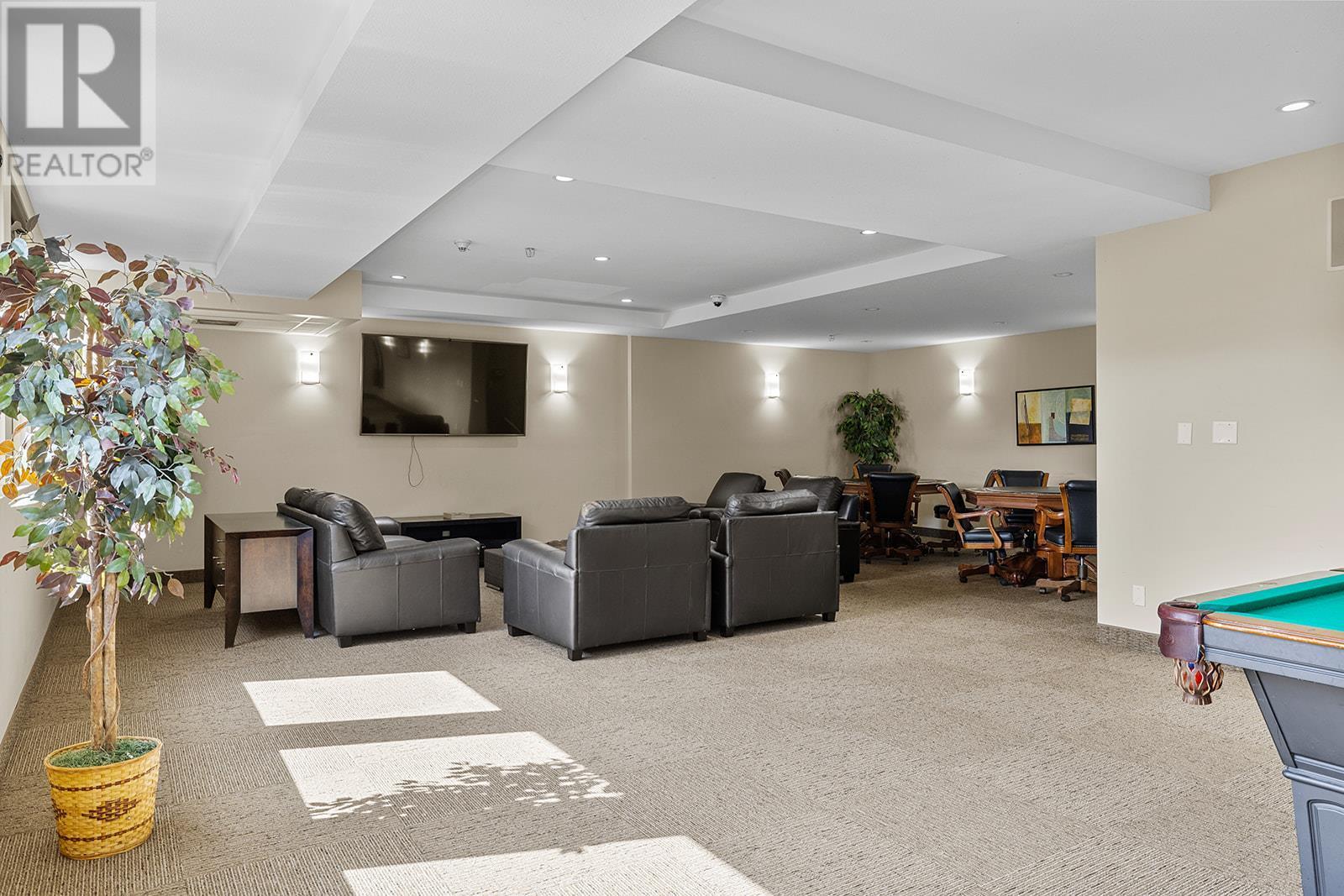 












654 Cook Road Unit# 414

,
Kelowna,




British Columbia
V1W3G7

