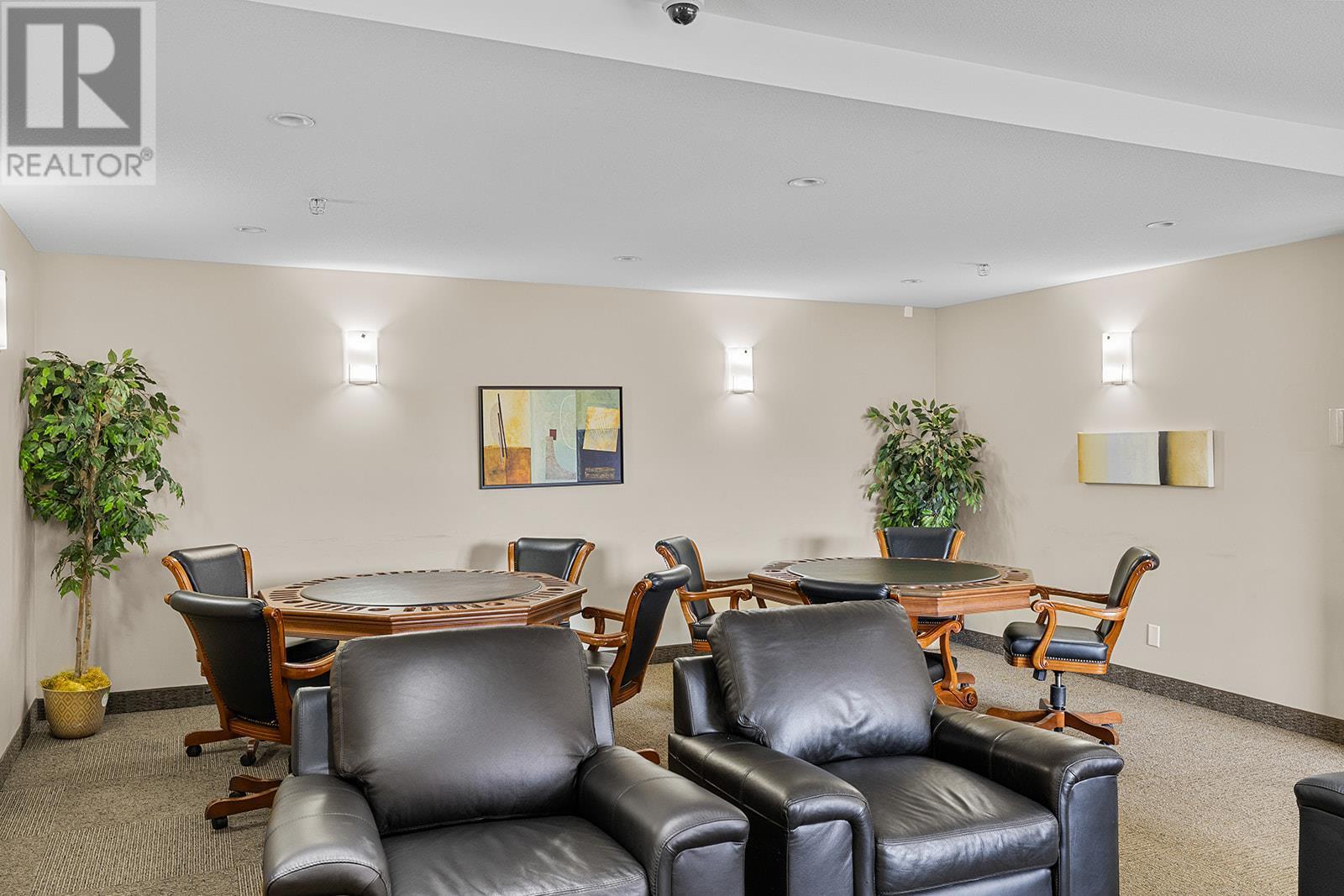 












654 Cook Road Unit# 414

,
Kelowna,




British Columbia
V1W3G7

