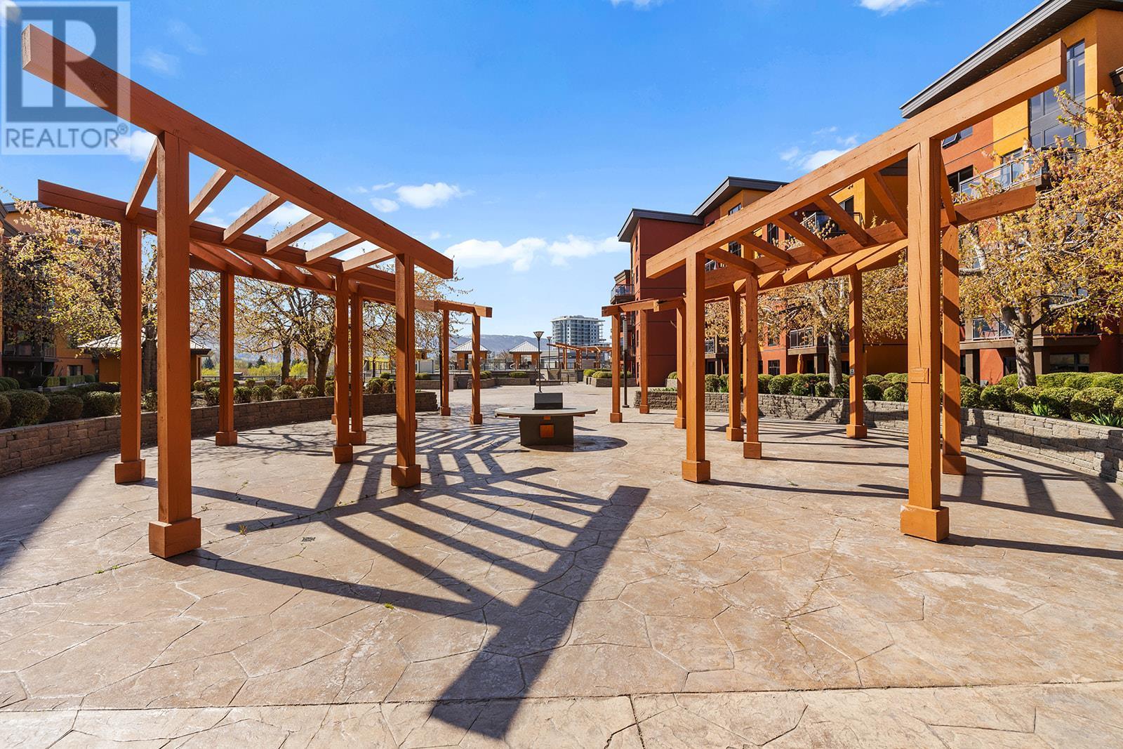 












654 Cook Road Unit# 414

,
Kelowna,




British Columbia
V1W3G7

