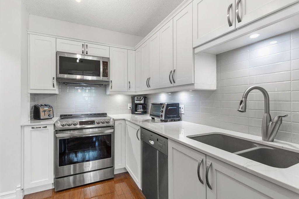 









4480


Prom. Paton

, 104,
Laval (Chomedey),




QC
H7W5E1

