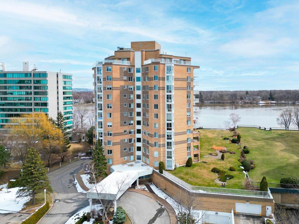 









4480


Prom. Paton

, 104,
Laval (Chomedey),




QC
H7W5E1

