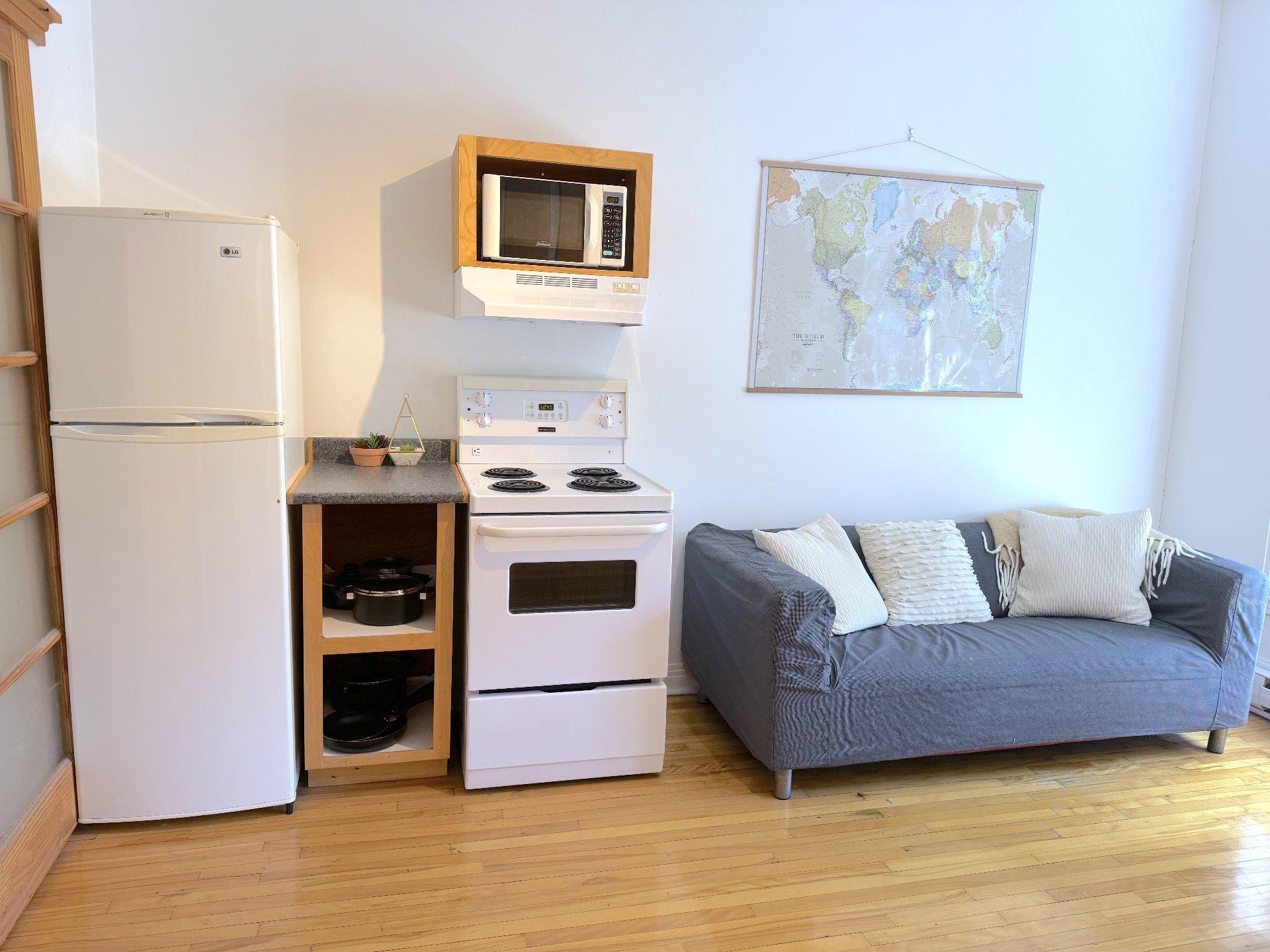









4001


Rue St-Hubert

, 1,
Montréal (Le Plateau-Mont-Royal),




QC
H2L1B3

