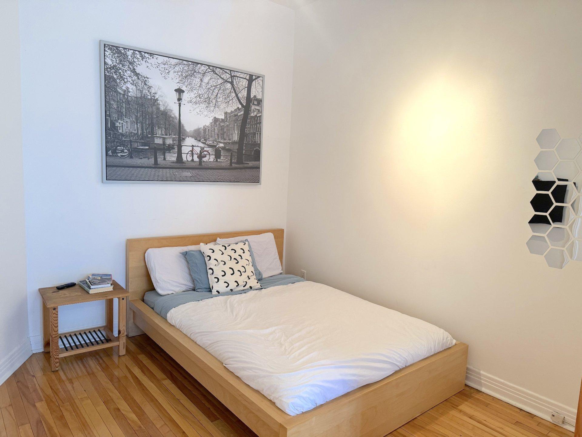 









4001


Rue St-Hubert

, 1,
Montréal (Le Plateau-Mont-Royal),




QC
H2L1B3

