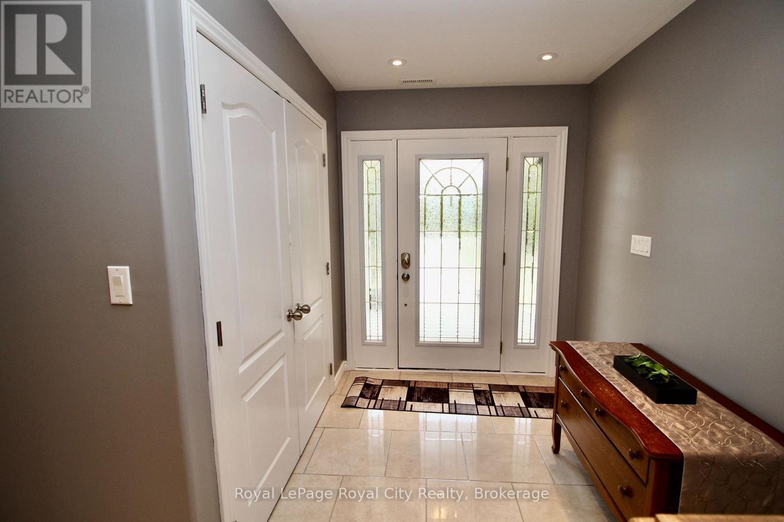 












13 ELGIN STREET

,
Northern Bruce Peninsula,




Ontario
N0H2R0

