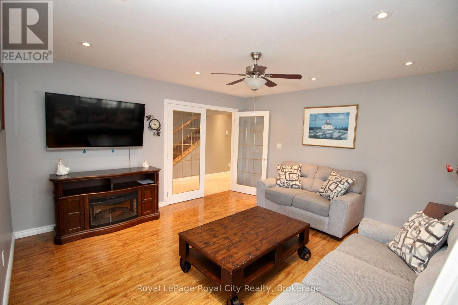 












13 ELGIN STREET

,
Northern Bruce Peninsula,




Ontario
N0H2R0

