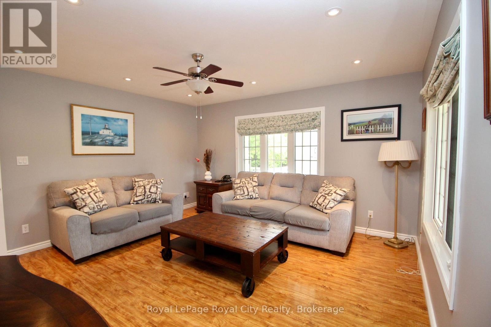 












13 ELGIN STREET

,
Northern Bruce Peninsula,




Ontario
N0H2R0

