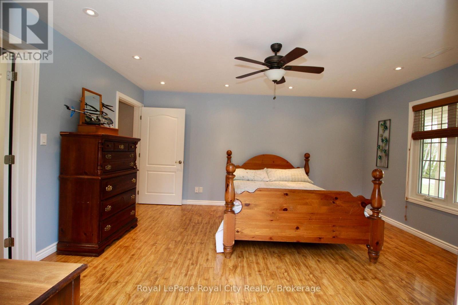 












13 ELGIN STREET

,
Northern Bruce Peninsula,




Ontario
N0H2R0

