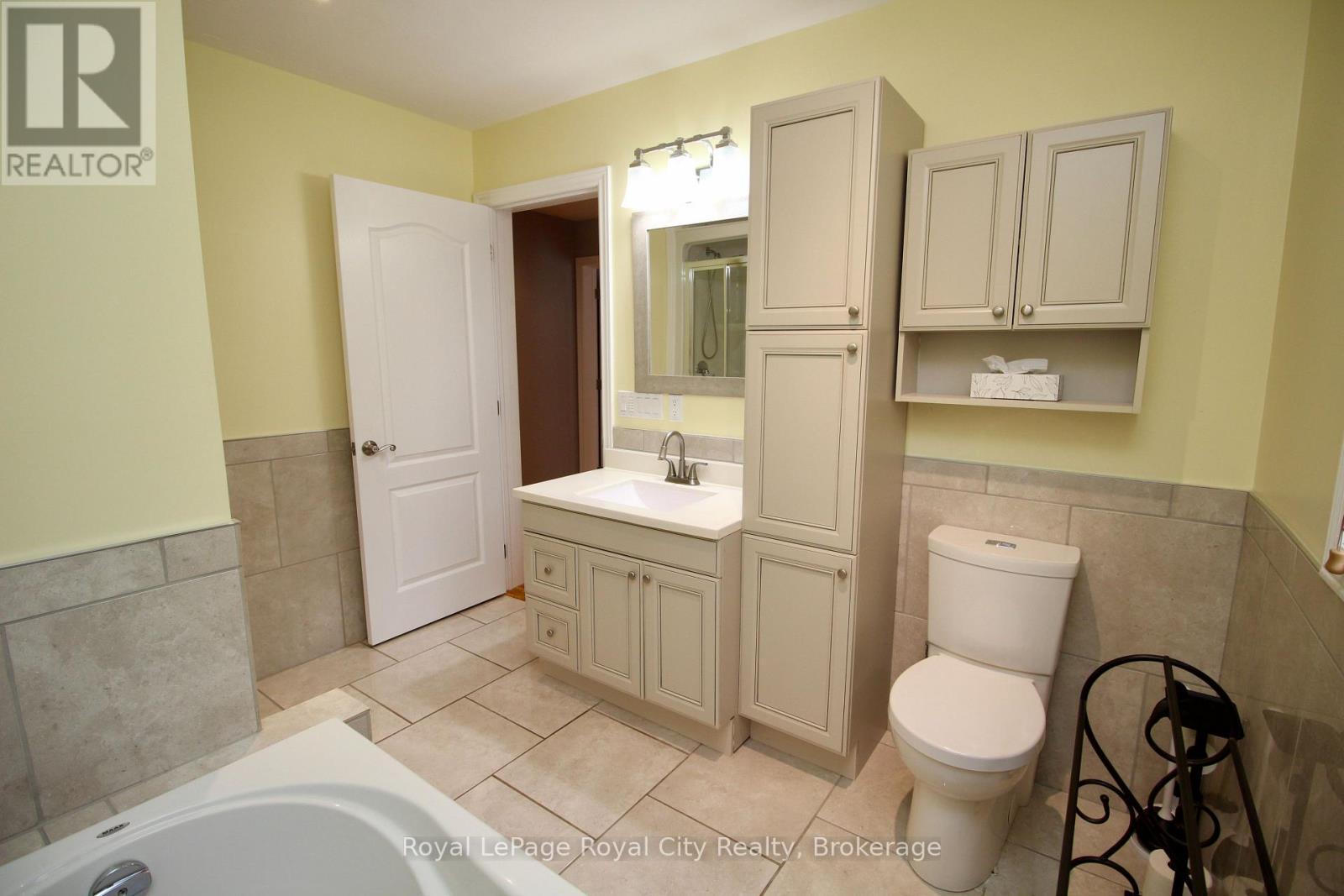 












13 ELGIN STREET

,
Northern Bruce Peninsula,




Ontario
N0H2R0

