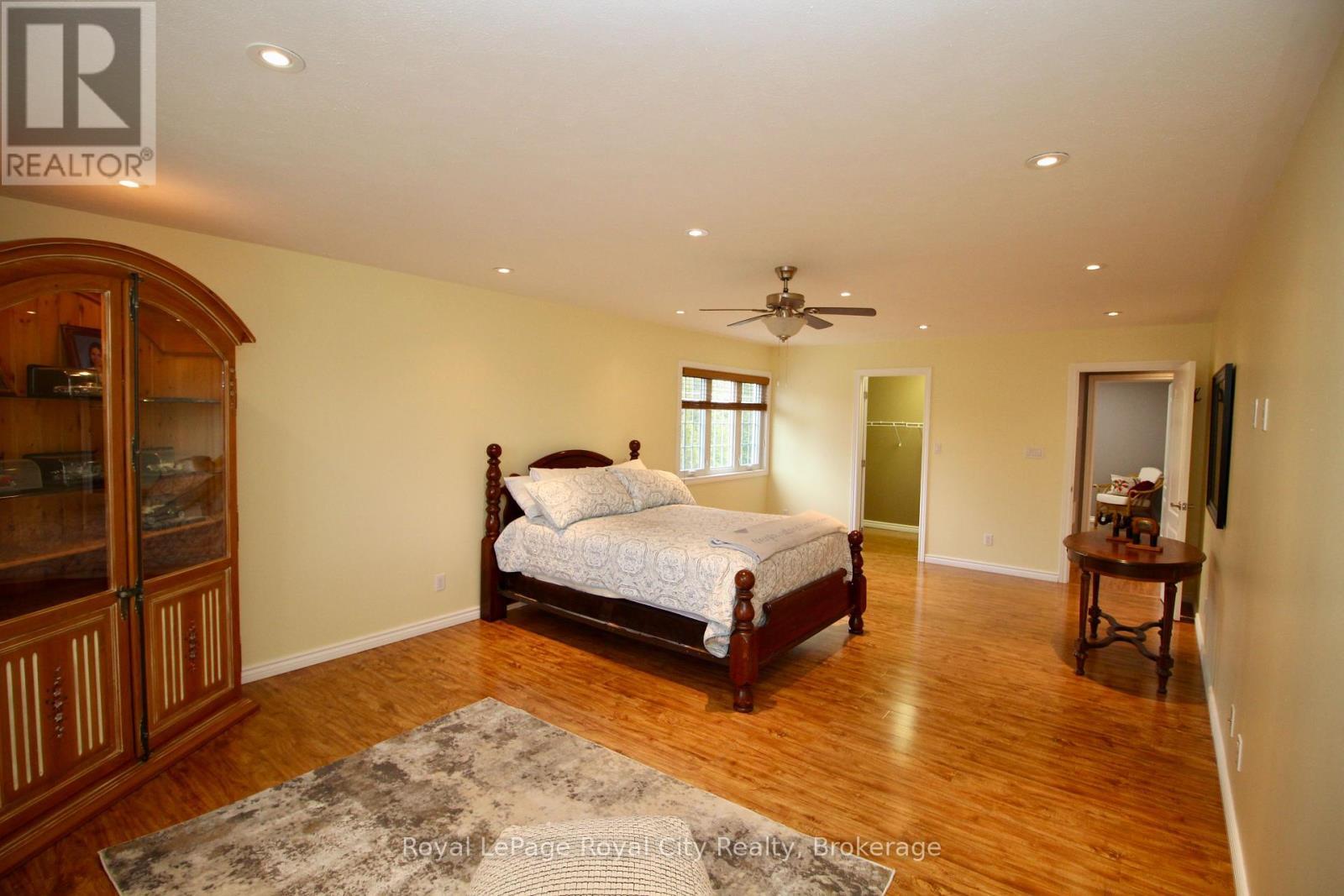 












13 ELGIN STREET

,
Northern Bruce Peninsula,




Ontario
N0H2R0

