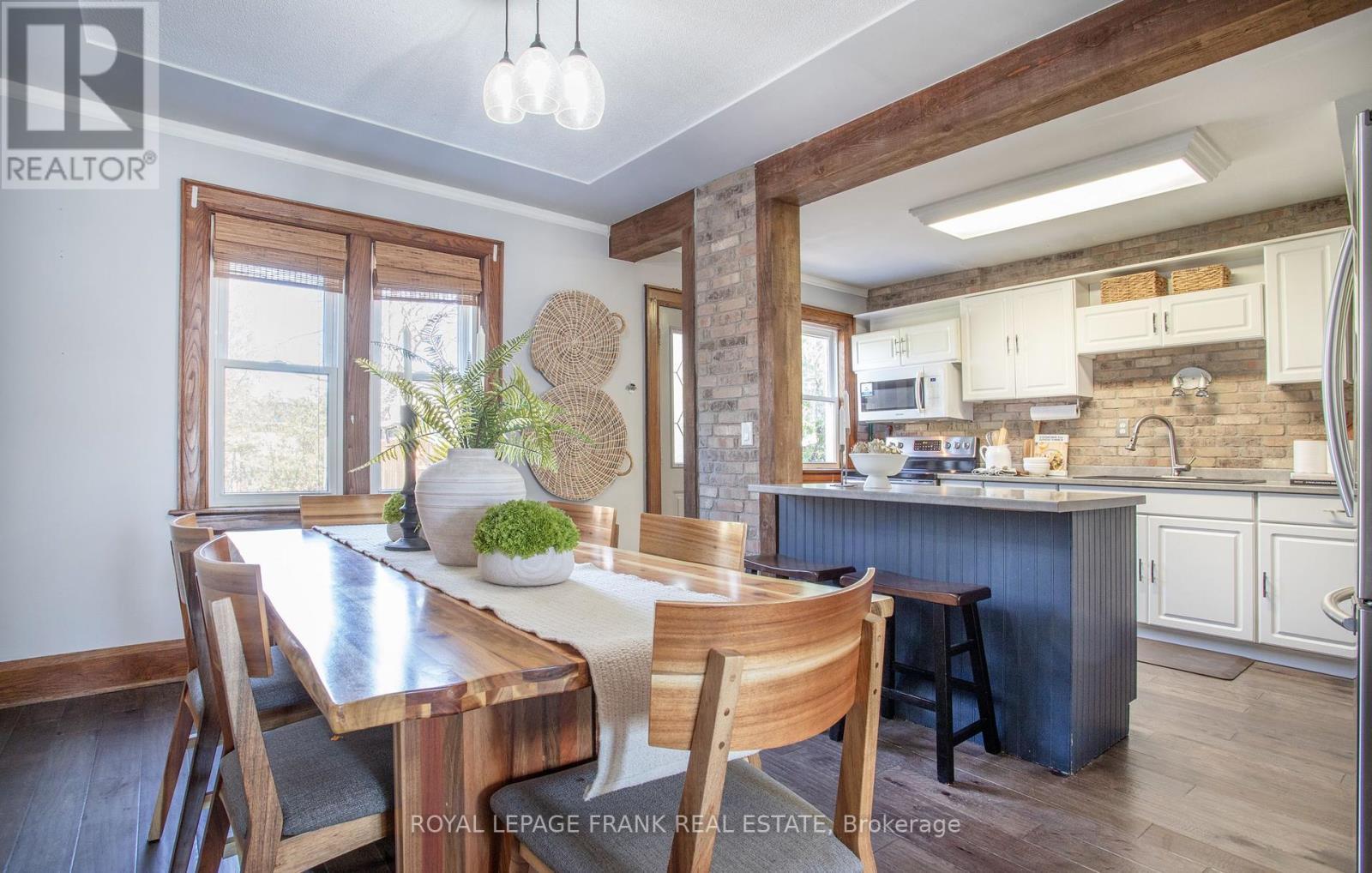 












104 MCLAUGHLIN BOULEVARD

,
Oshawa (McLaughlin),




Ontario
L1G2P3

