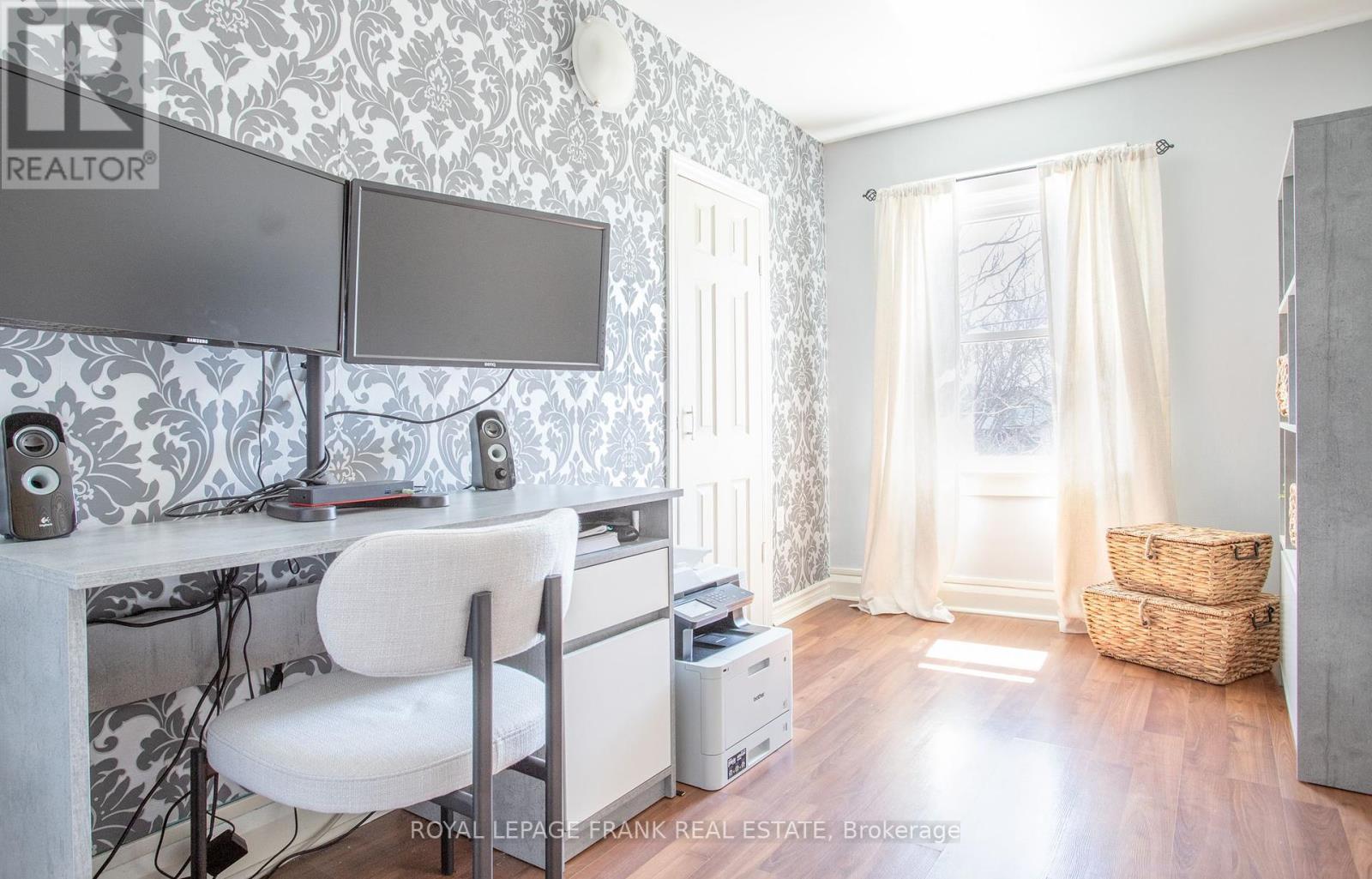 












104 MCLAUGHLIN BOULEVARD

,
Oshawa (McLaughlin),




Ontario
L1G2P3

