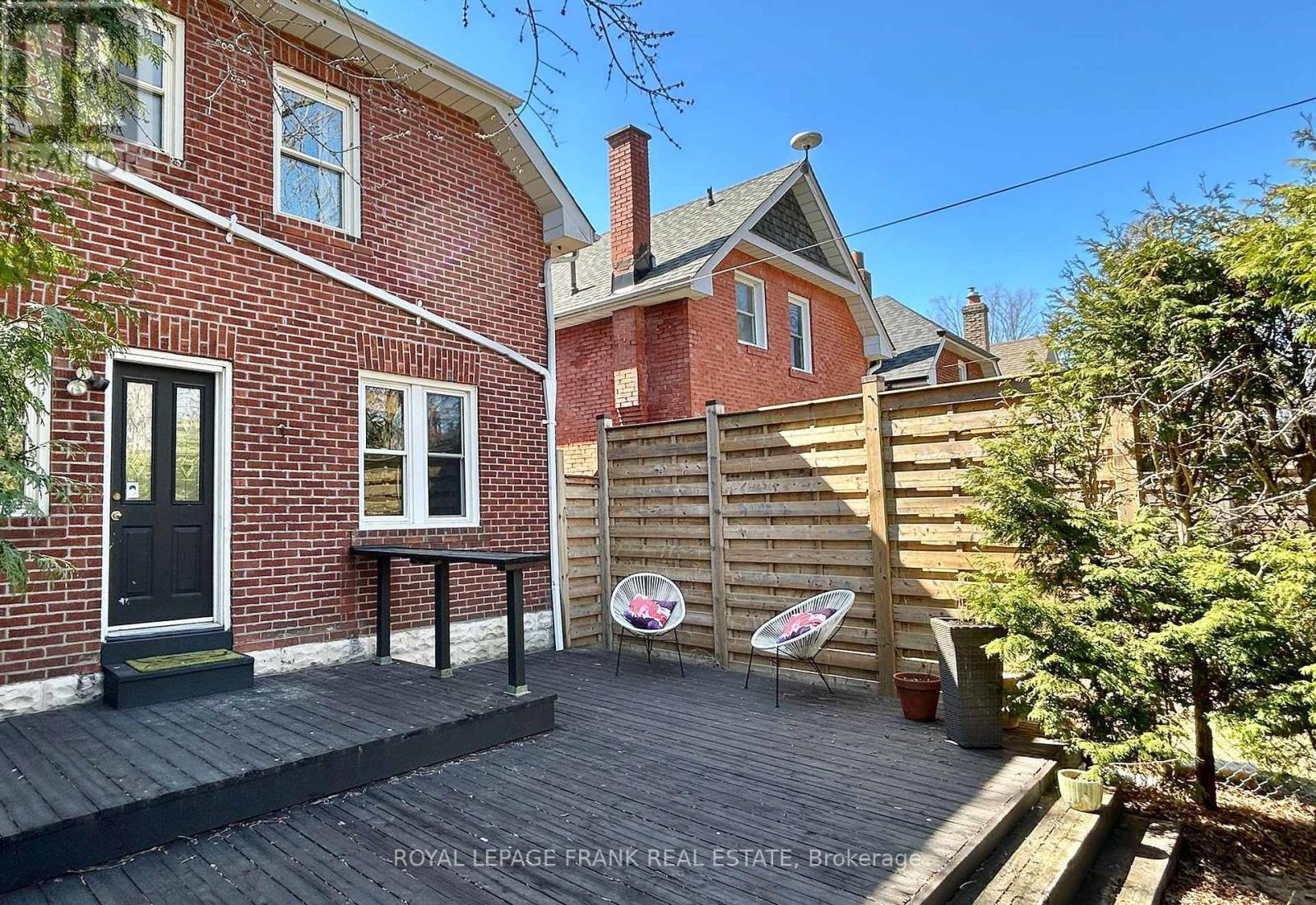 












104 MCLAUGHLIN BOULEVARD

,
Oshawa (McLaughlin),




Ontario
L1G2P3

