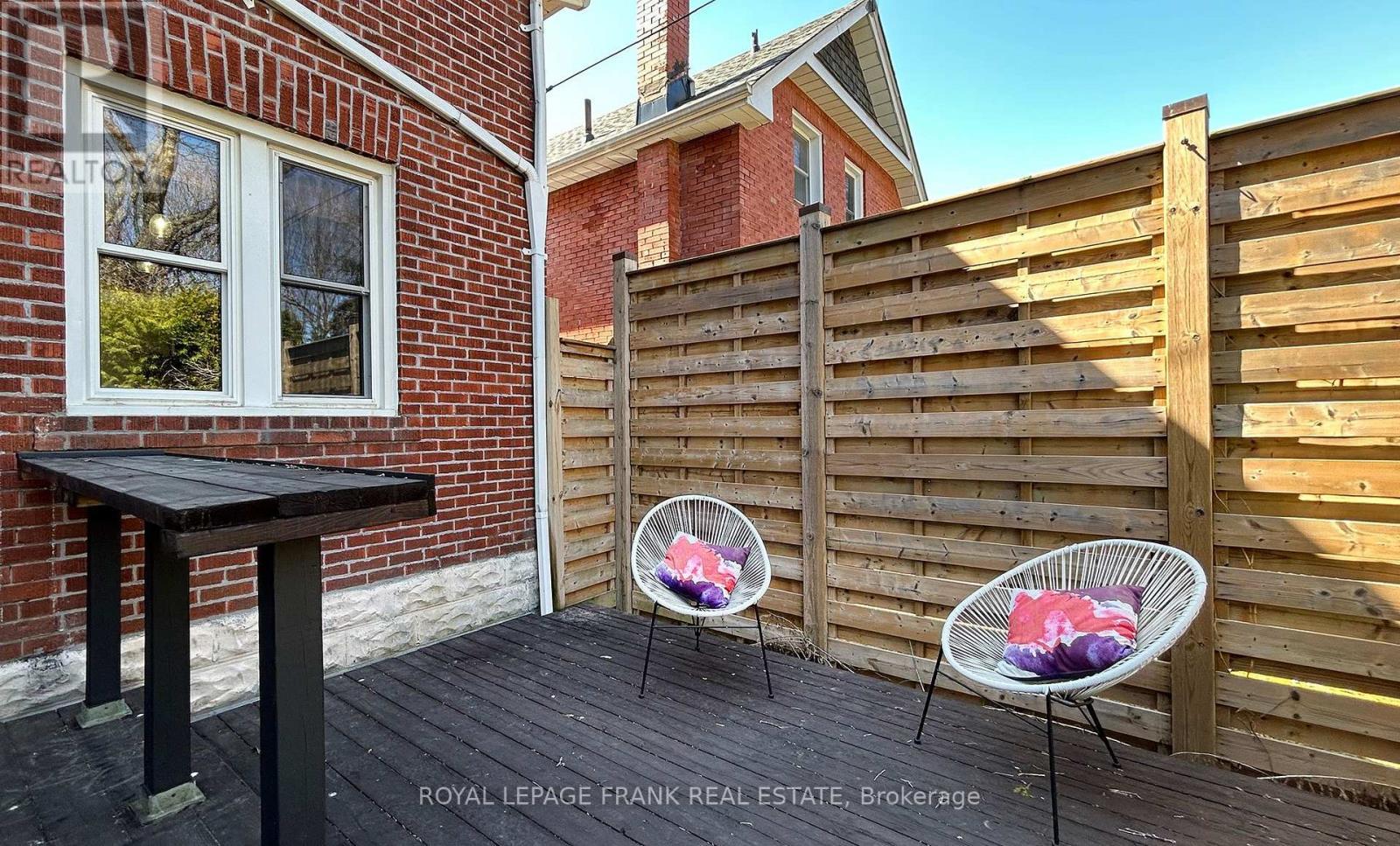 












104 MCLAUGHLIN BOULEVARD

,
Oshawa (McLaughlin),




Ontario
L1G2P3

