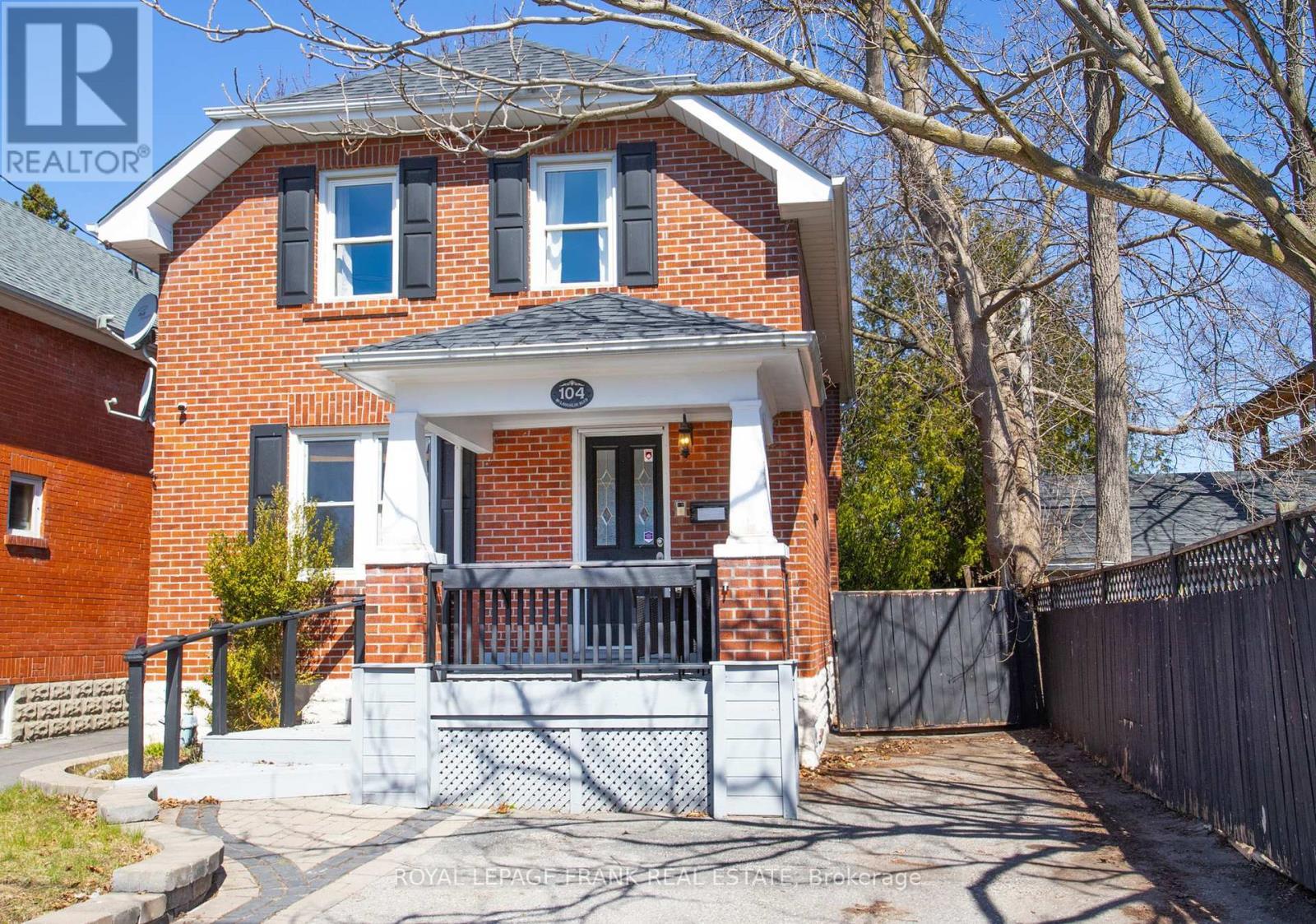












104 MCLAUGHLIN BOULEVARD

,
Oshawa (McLaughlin),




Ontario
L1G2P3

